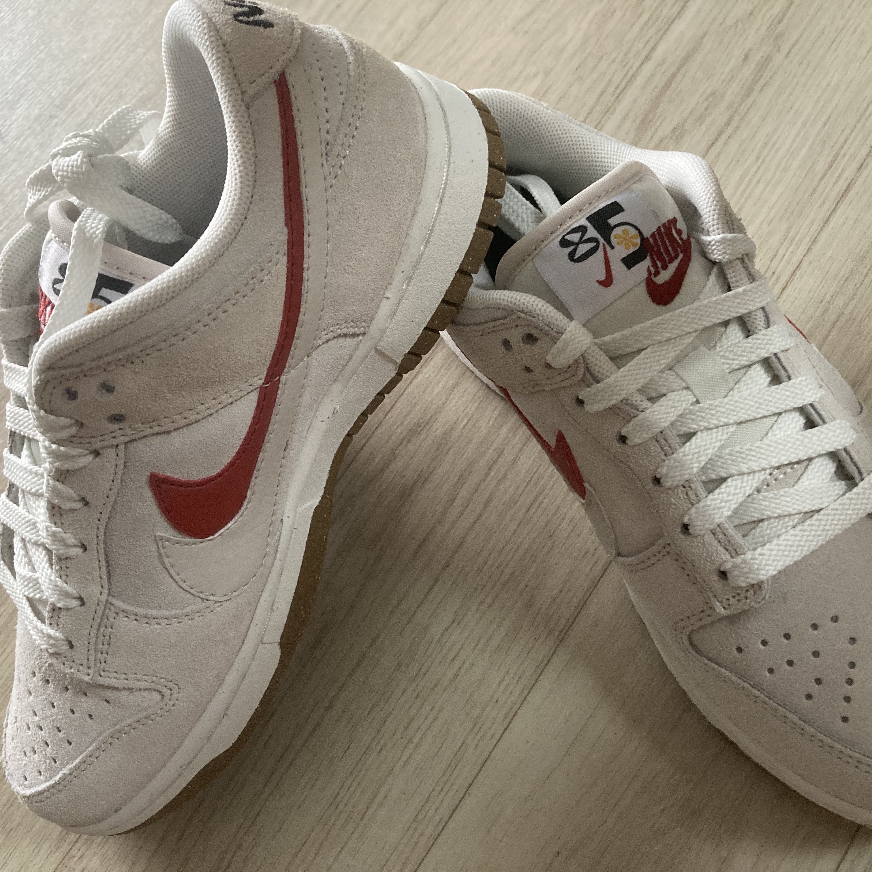 (W) Nike Dunk Low SE 85 Cinnabar 착용 스타일 - 2