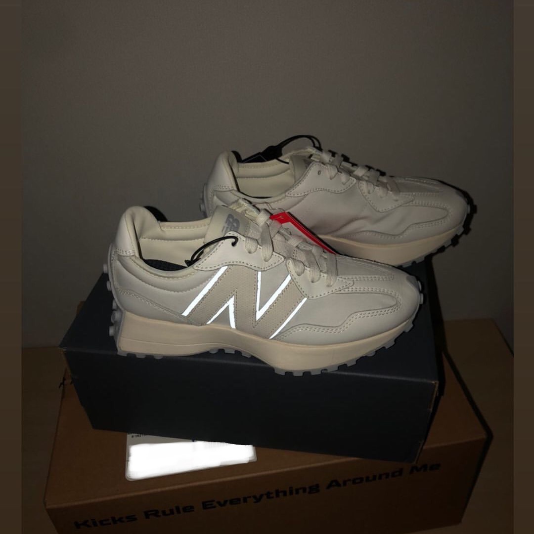New Balance 327 Shifted White Pack 착용 스타일