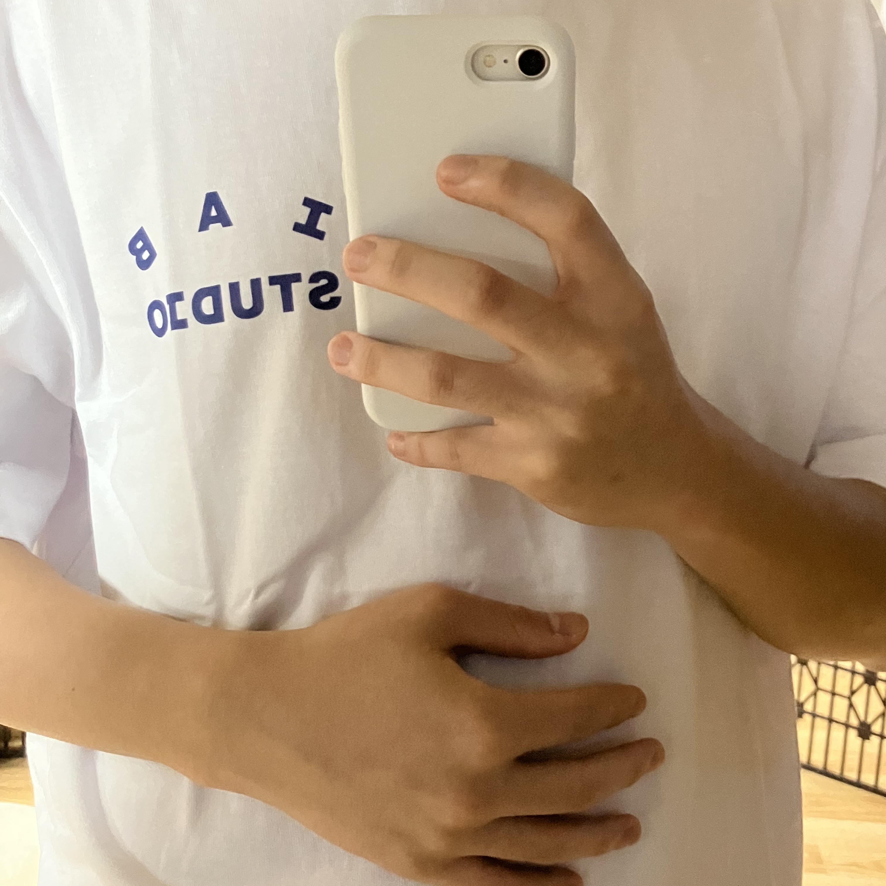 IAB Studio T-Shirt White Navy - 22FW 착용 스타일 - 2