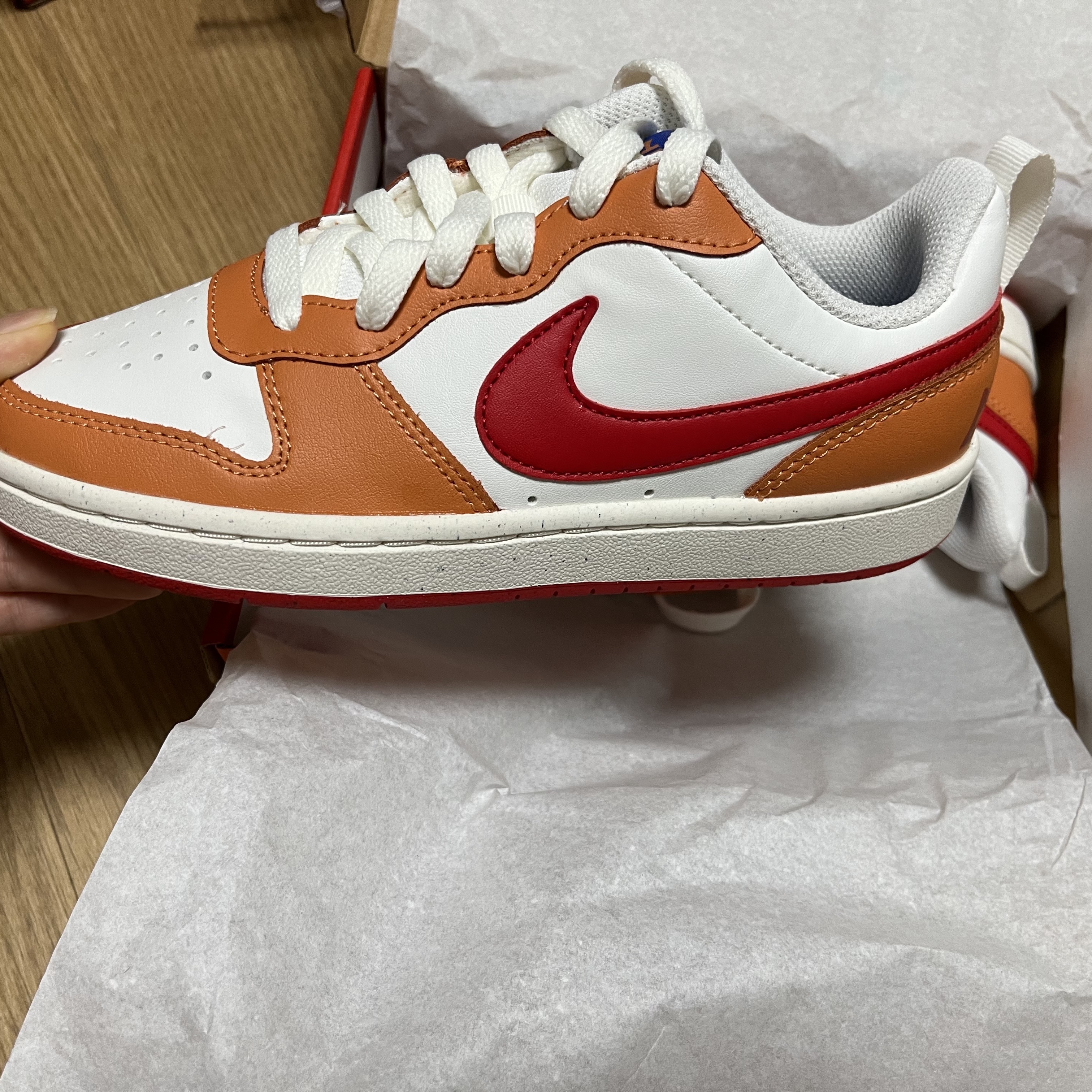 (GS) Nike Court Borough 2 Hot Curry, (GS) Nike Court Borough Low 2 Light Smoke Grey 착용 스타일
