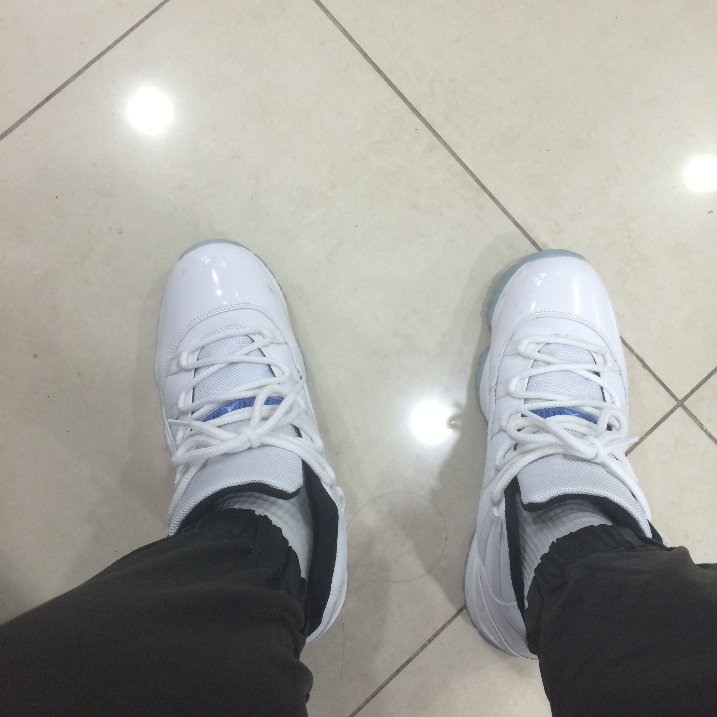 Jordan 11 Retro Legend Blue 2014, Nike x Acronym Lunar Force 1 SP Zip Turbo Green 착용 스타일 - 1
