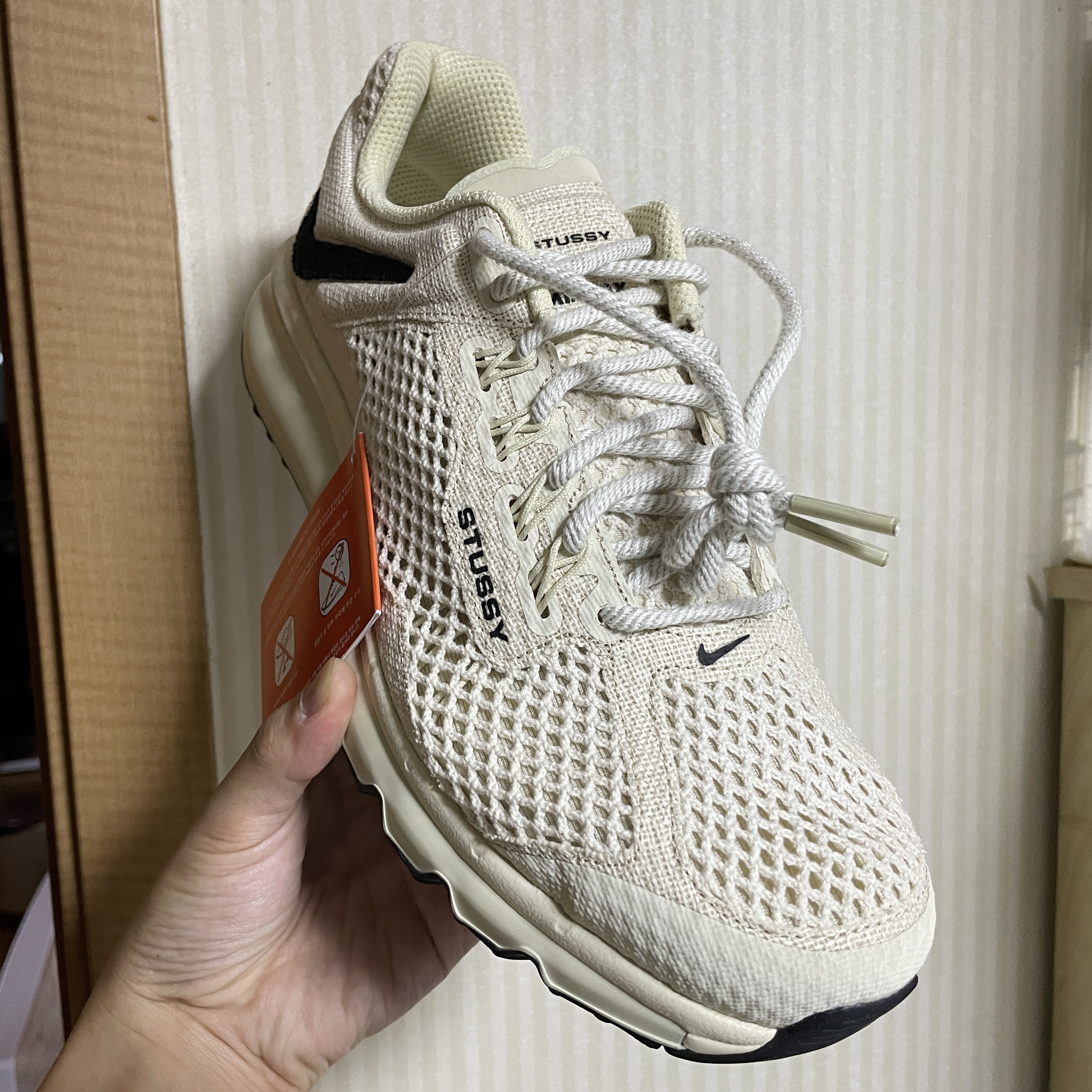 Nike x Stussy Air Max 2013 Fossil 착용 스타일 - 1