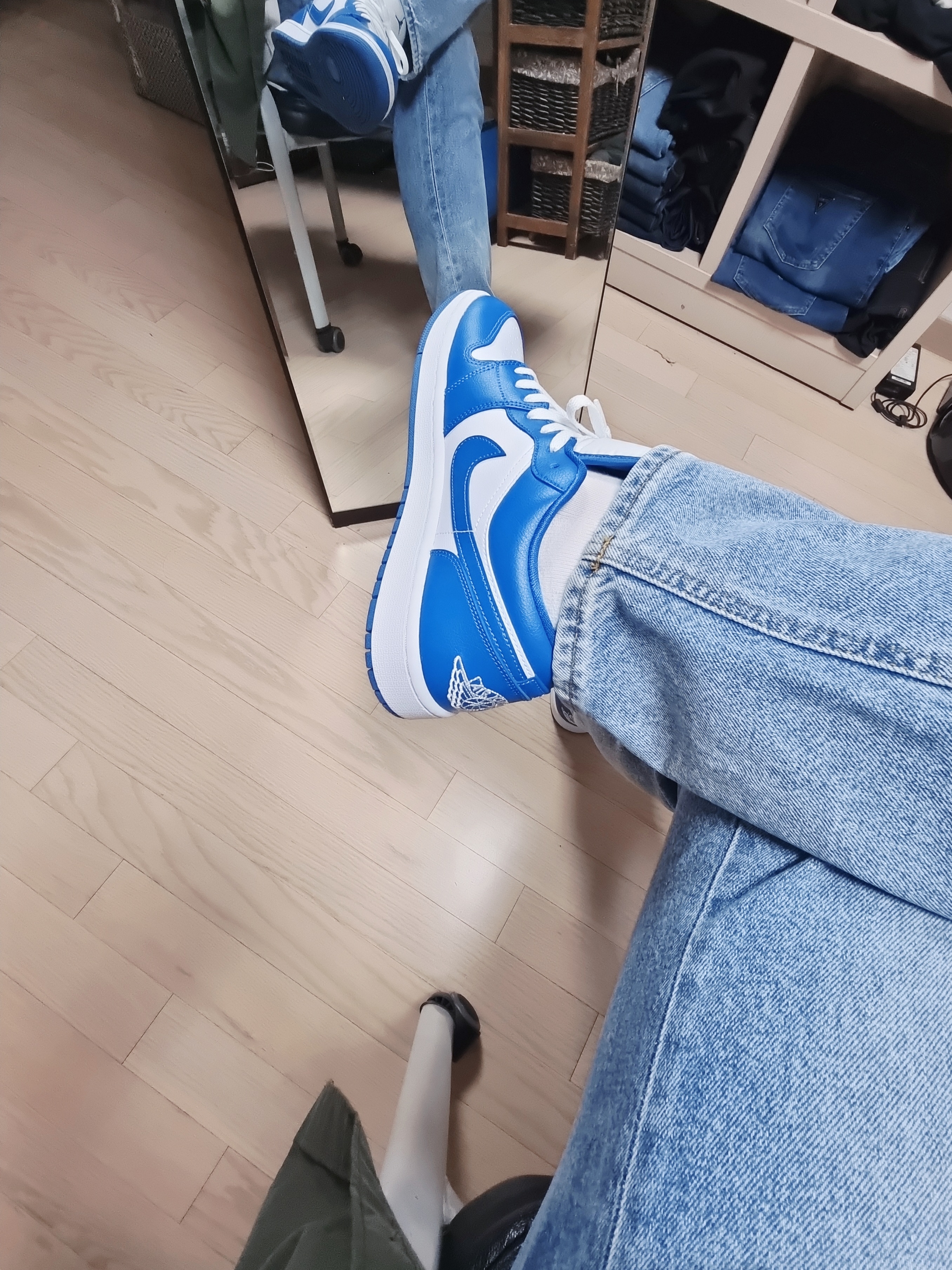 (W) Jordan 1 Low White Dark Marina Blue 착용 스타일 - 5