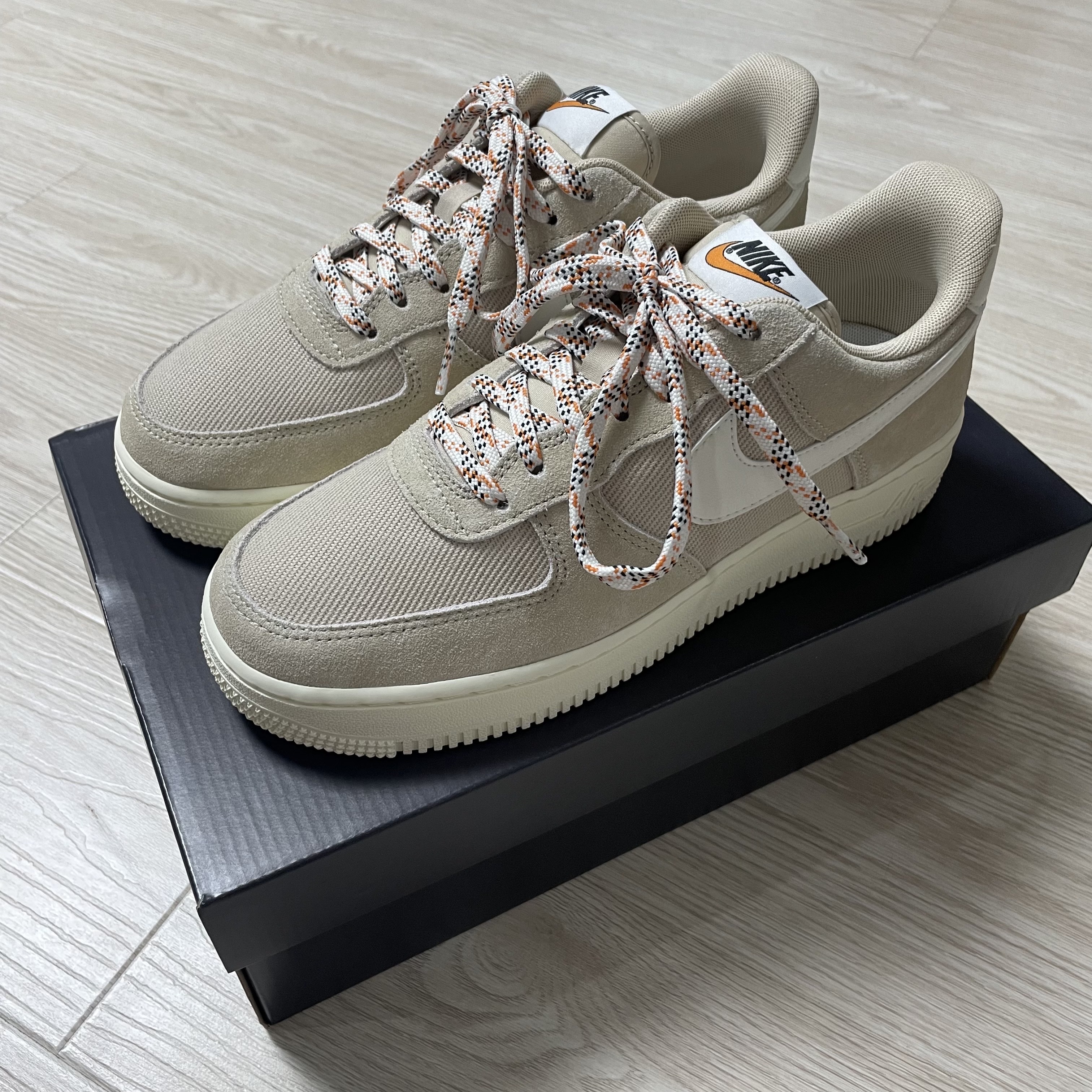 Nike Air Force 1 '07 LV8 Rattan 착용 스타일 - 1