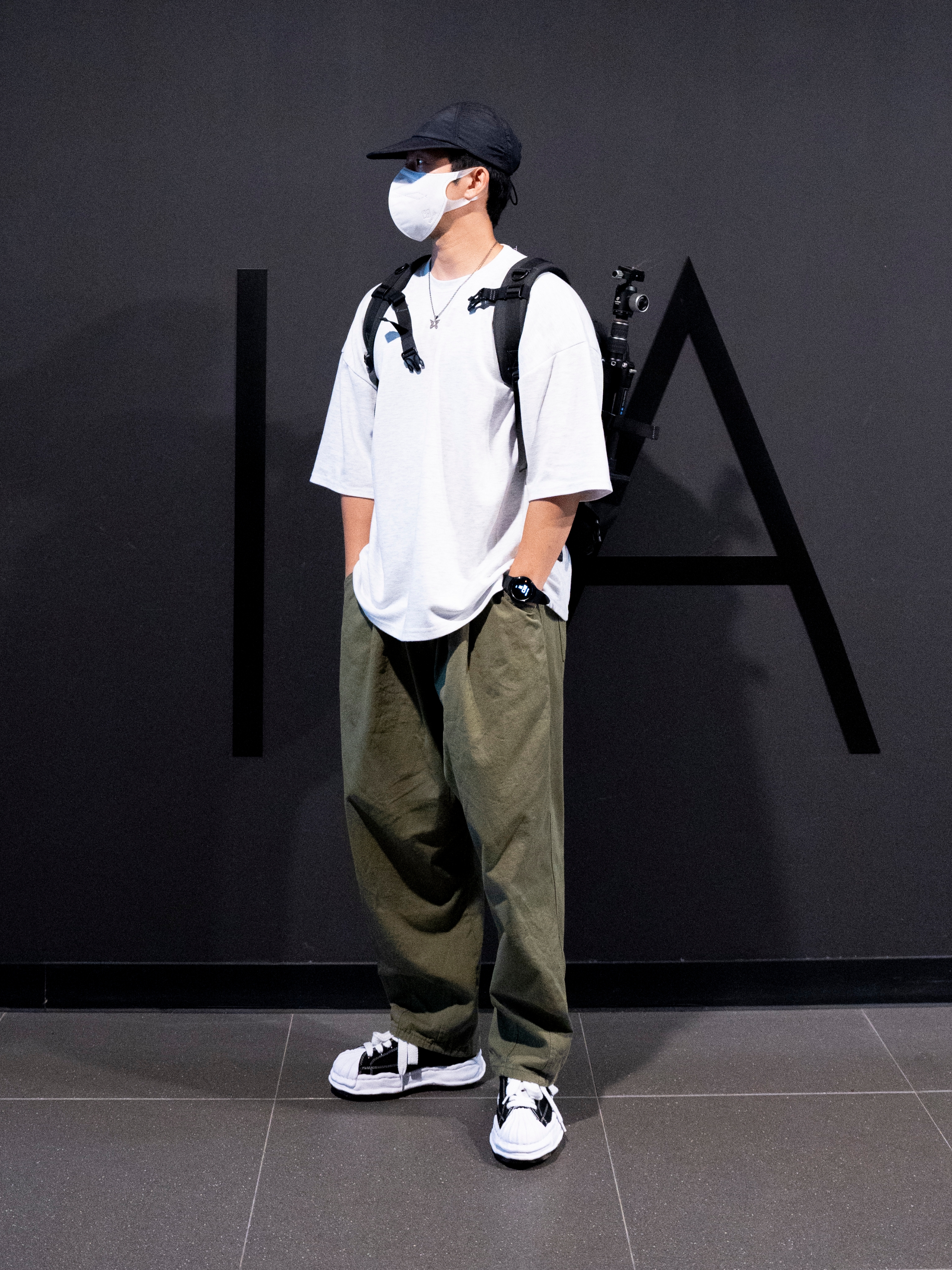 Maison Mihara Yasuhiro Blakey OG Sole Canvas Low-top Sneakers Black White 착용 스타일 - 3