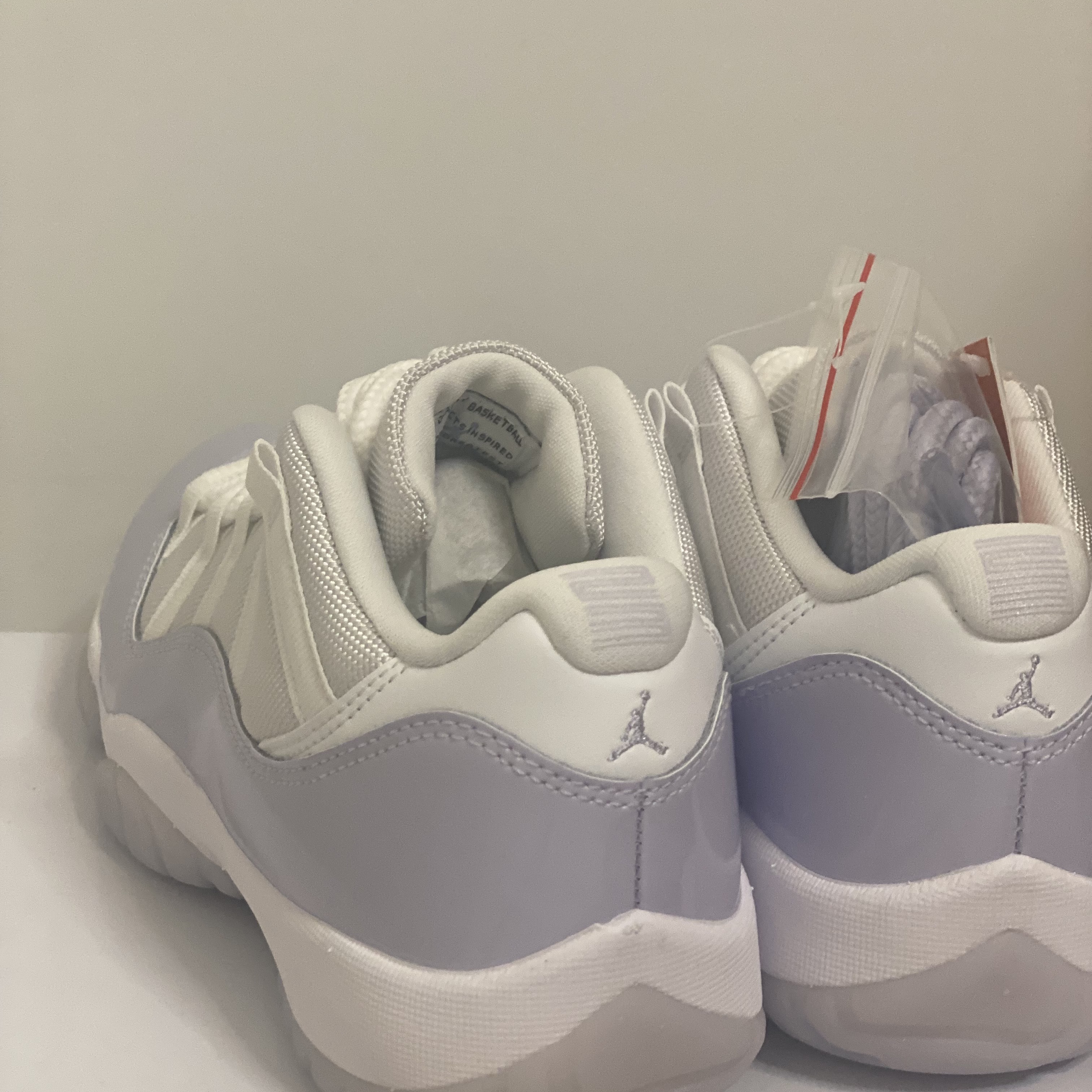 (W) Jordan 11 Retro Low Pure Violet 착용 스타일 - 2