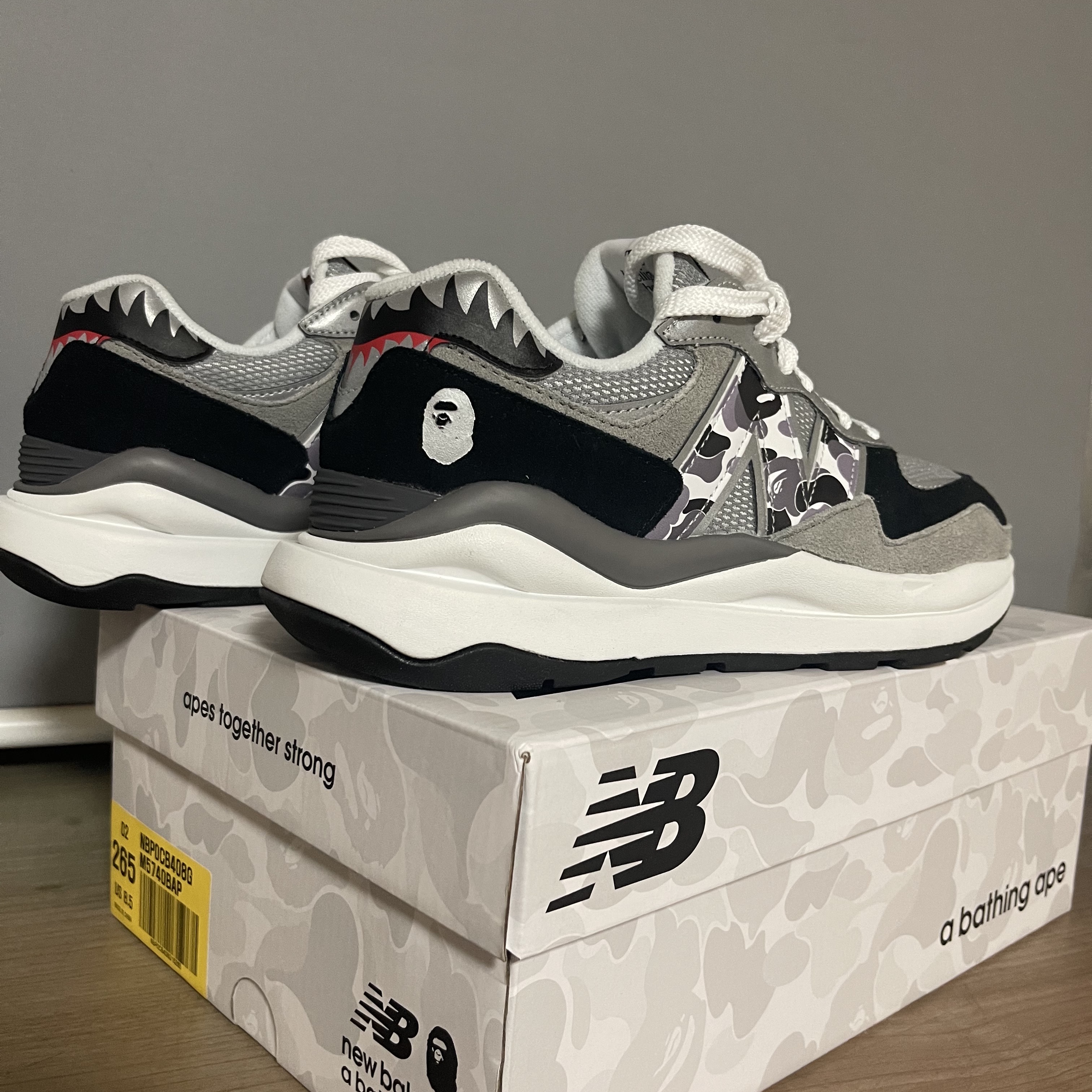 New Balance x BAPE 5740 Grey 착용 스타일