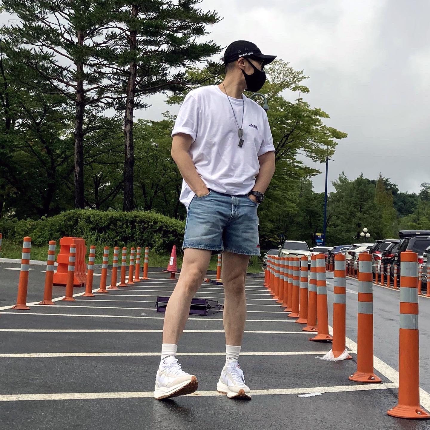 Nike x Sacai VaporWaffle White and Gum, Supreme Military Camp Cap Black - 22SS 착용 스타일 - 2