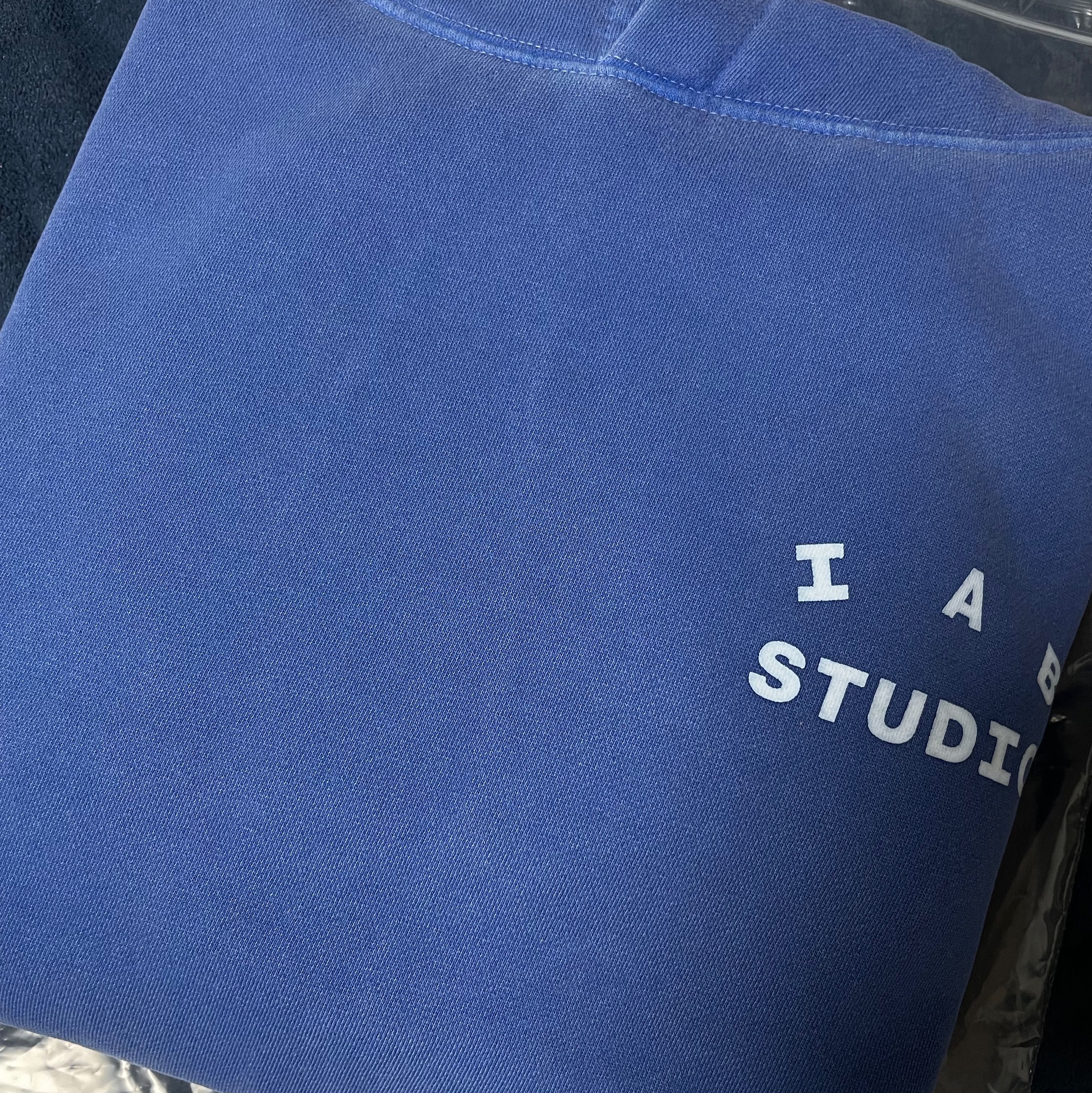 IAB Studio Pigment Hoodie Royal Blue - 22FW 착용 스타일 - 2
