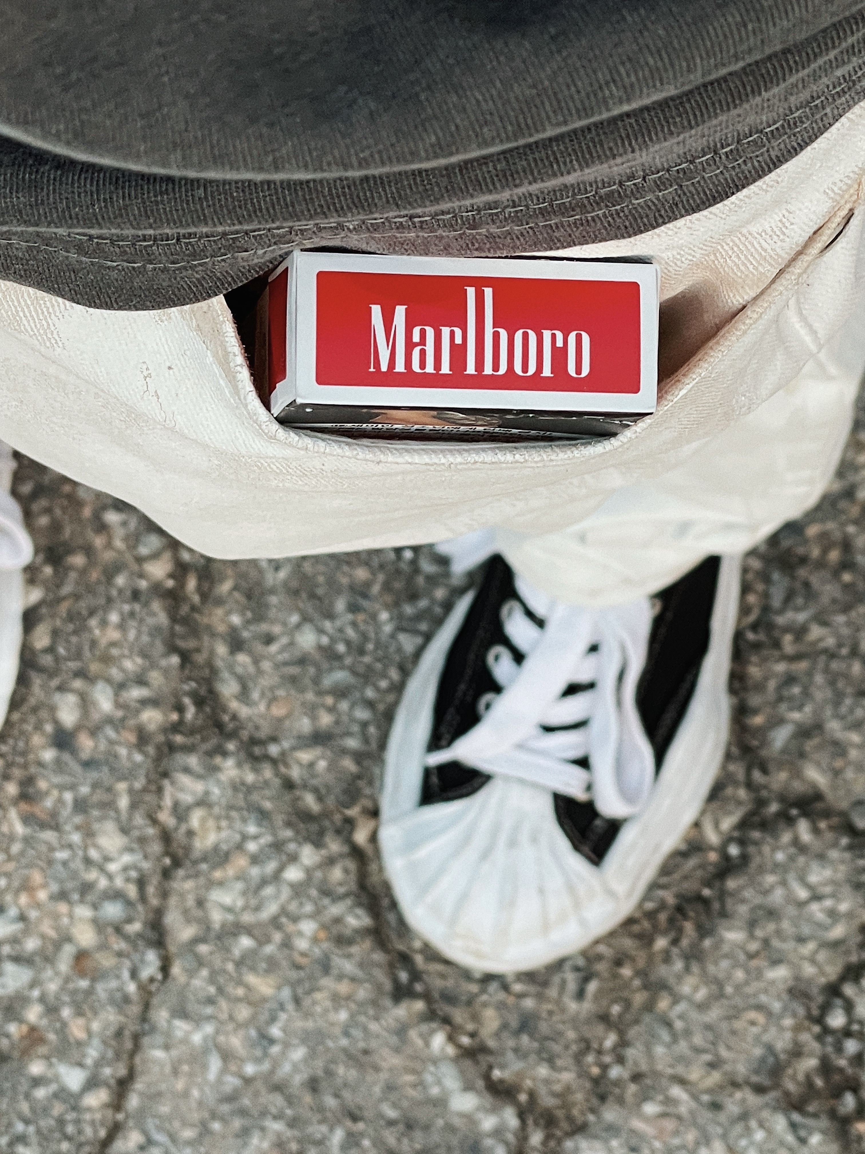 Maison Mihara Yasuhiro Blakey OG Sole Canvas Low-top Sneakers Black 착용 스타일 - 4