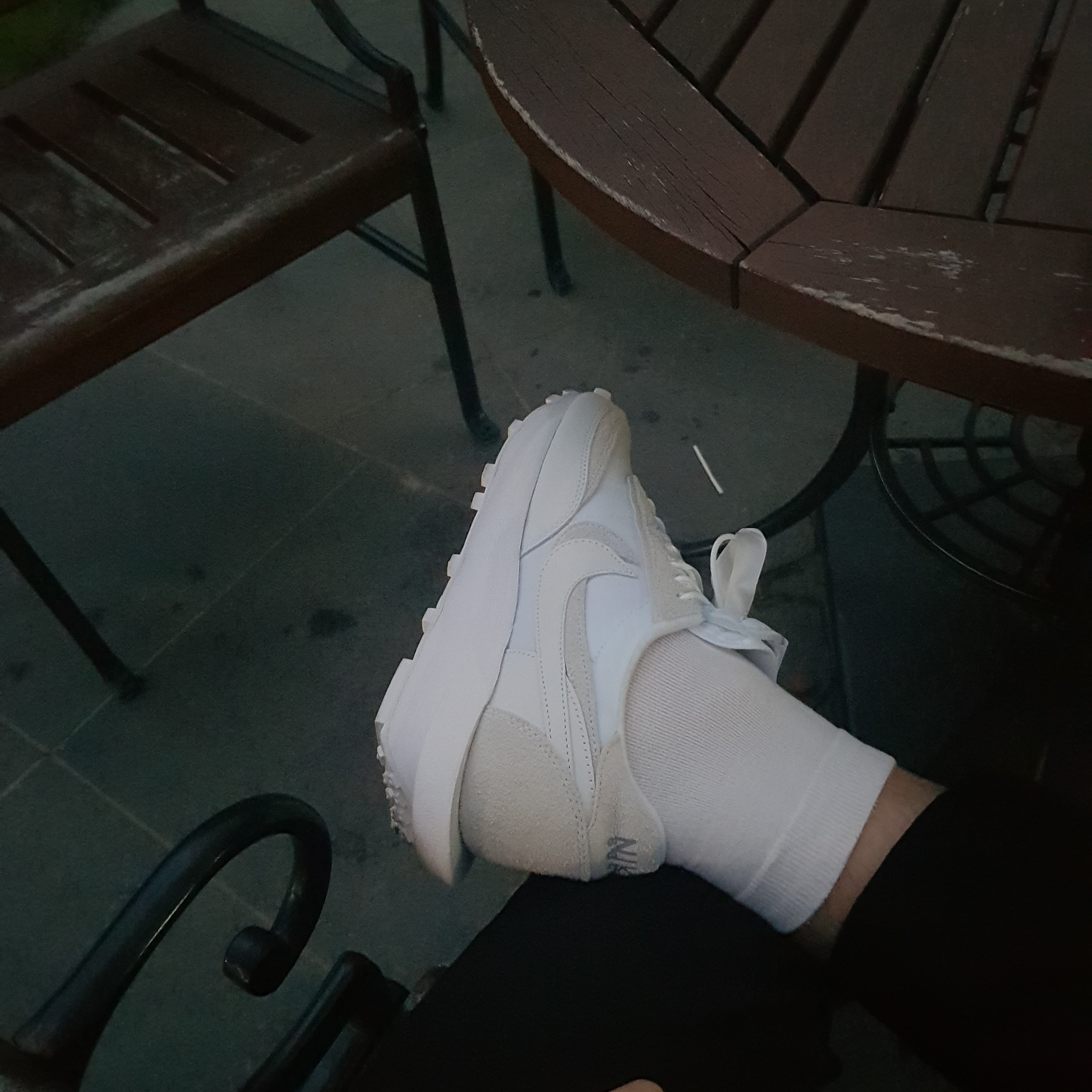 Nike x Sacai LDWaffle White Nylon 착용 스타일