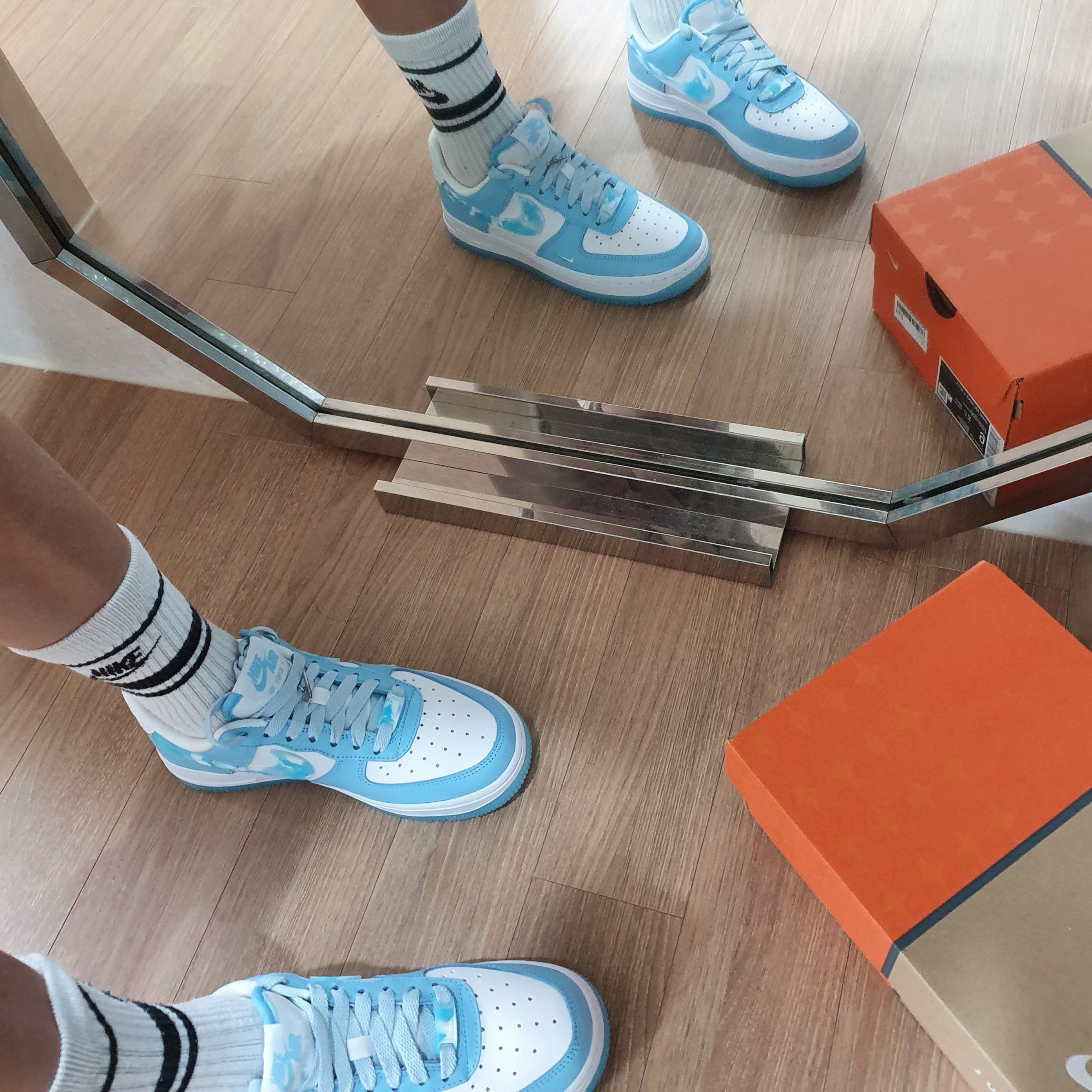 (W) Nike Air Force 1 '07 LX Celestine Blue 착용 스타일 - 2