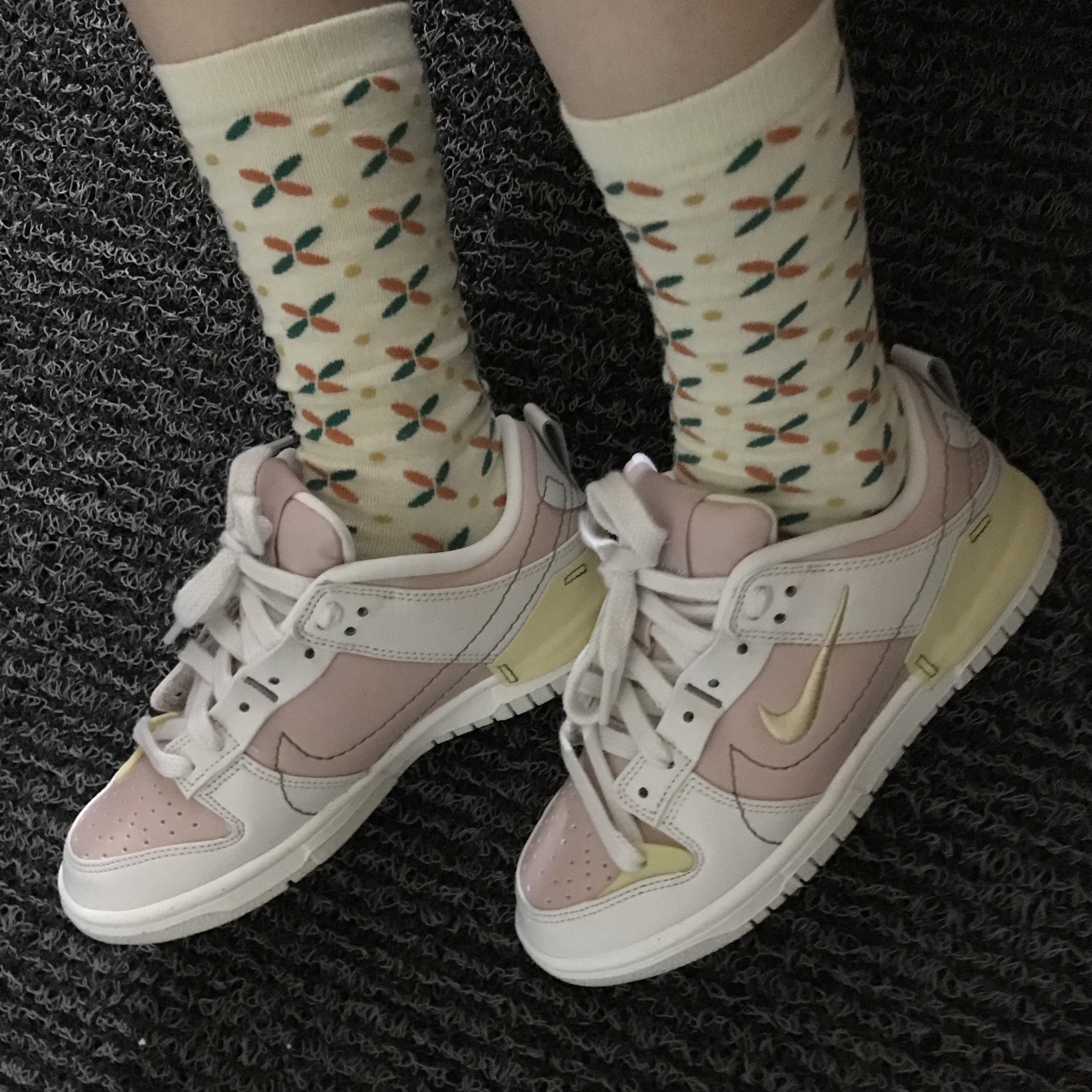 (W) Nike Dunk Low Disrupt 2 Phantom Lemon Wash 착용 스타일