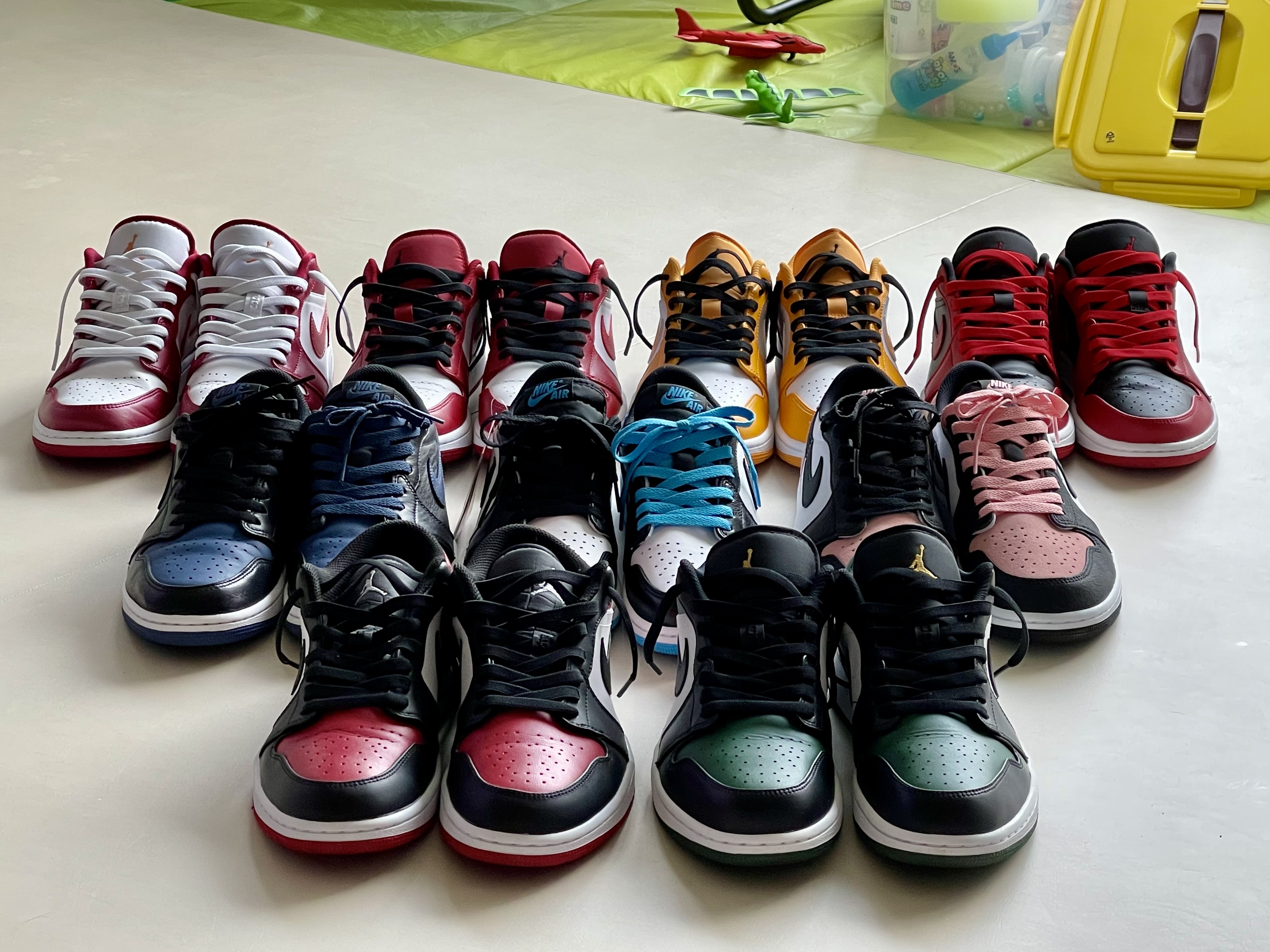 Jordan 1 Retro Low OG Mystic Navy, Jordan 1 Low Bred Toe 착용 스타일 - 2