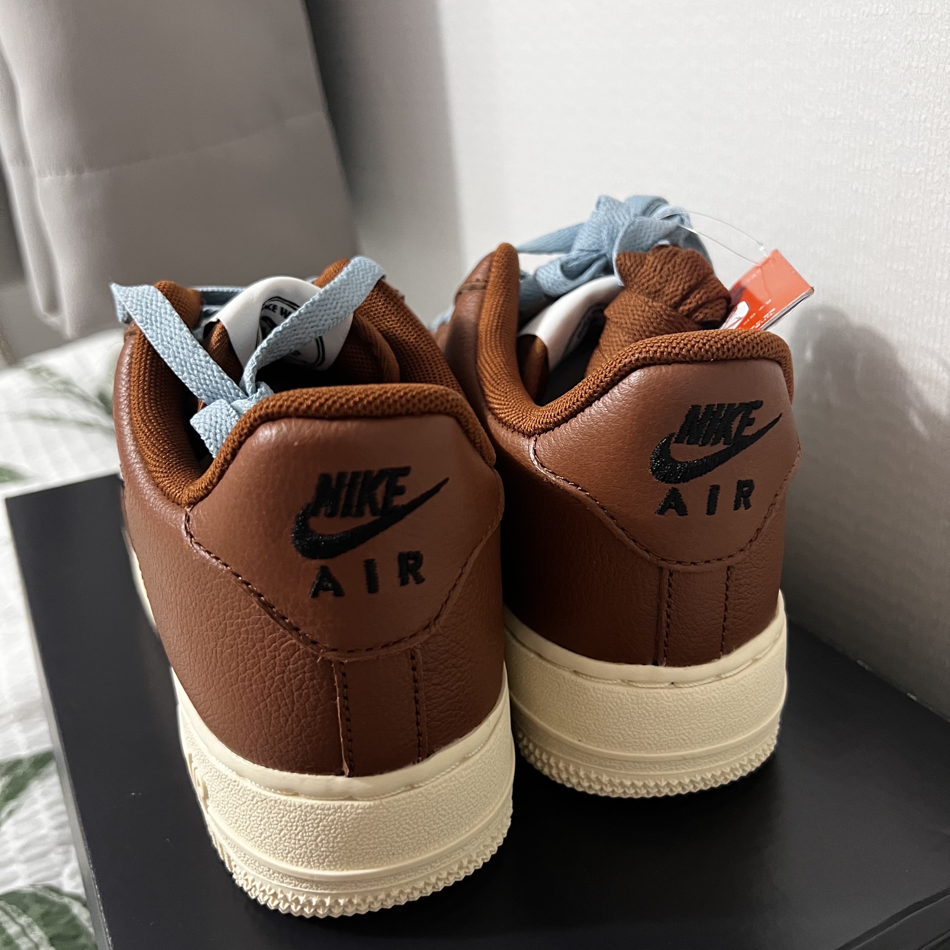 Nike Air Force 1 '07 PRM Vintage Pecan 착용 스타일 - 3