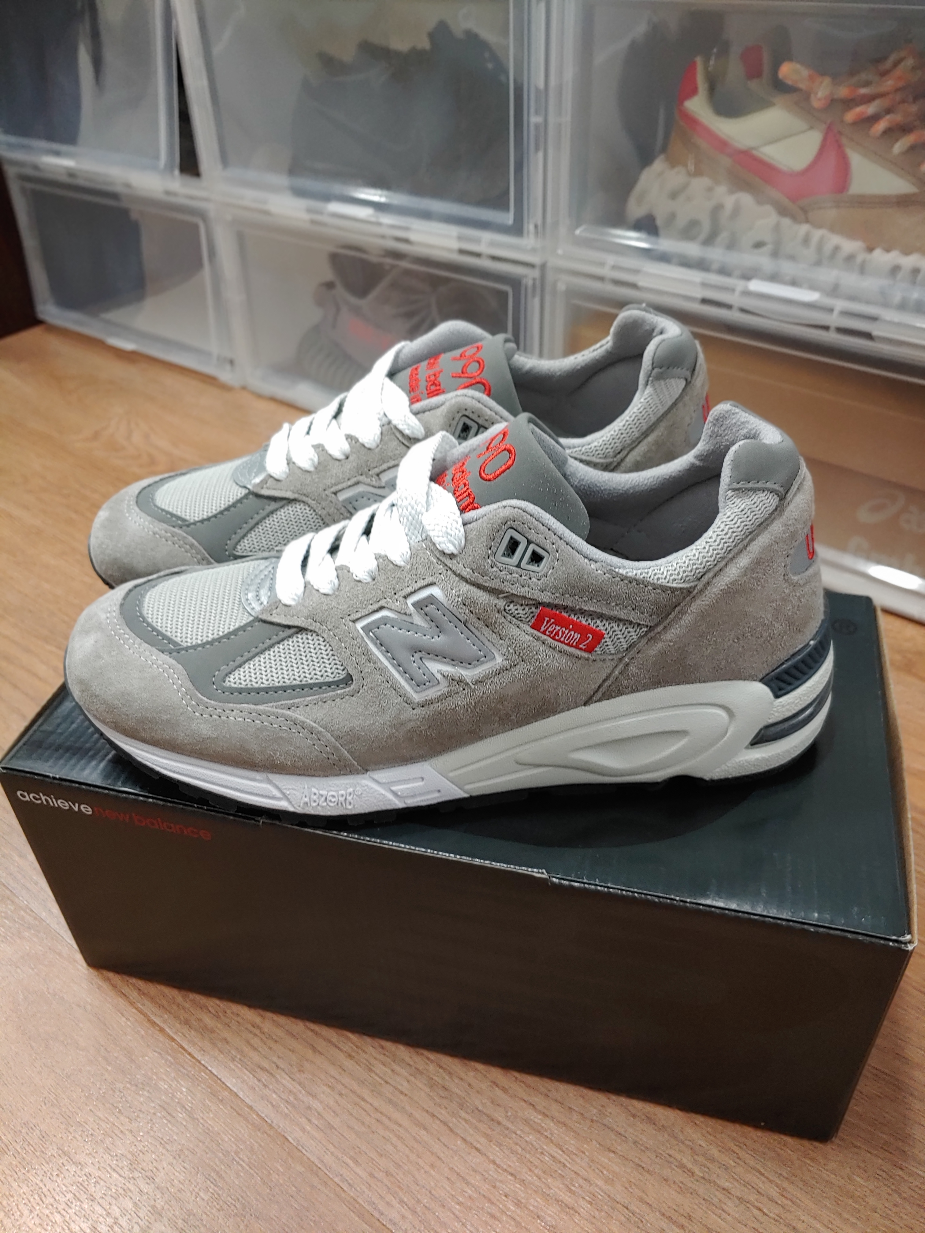 New Balance 990vs2 Made in USA Grey 착용 스타일 - 1