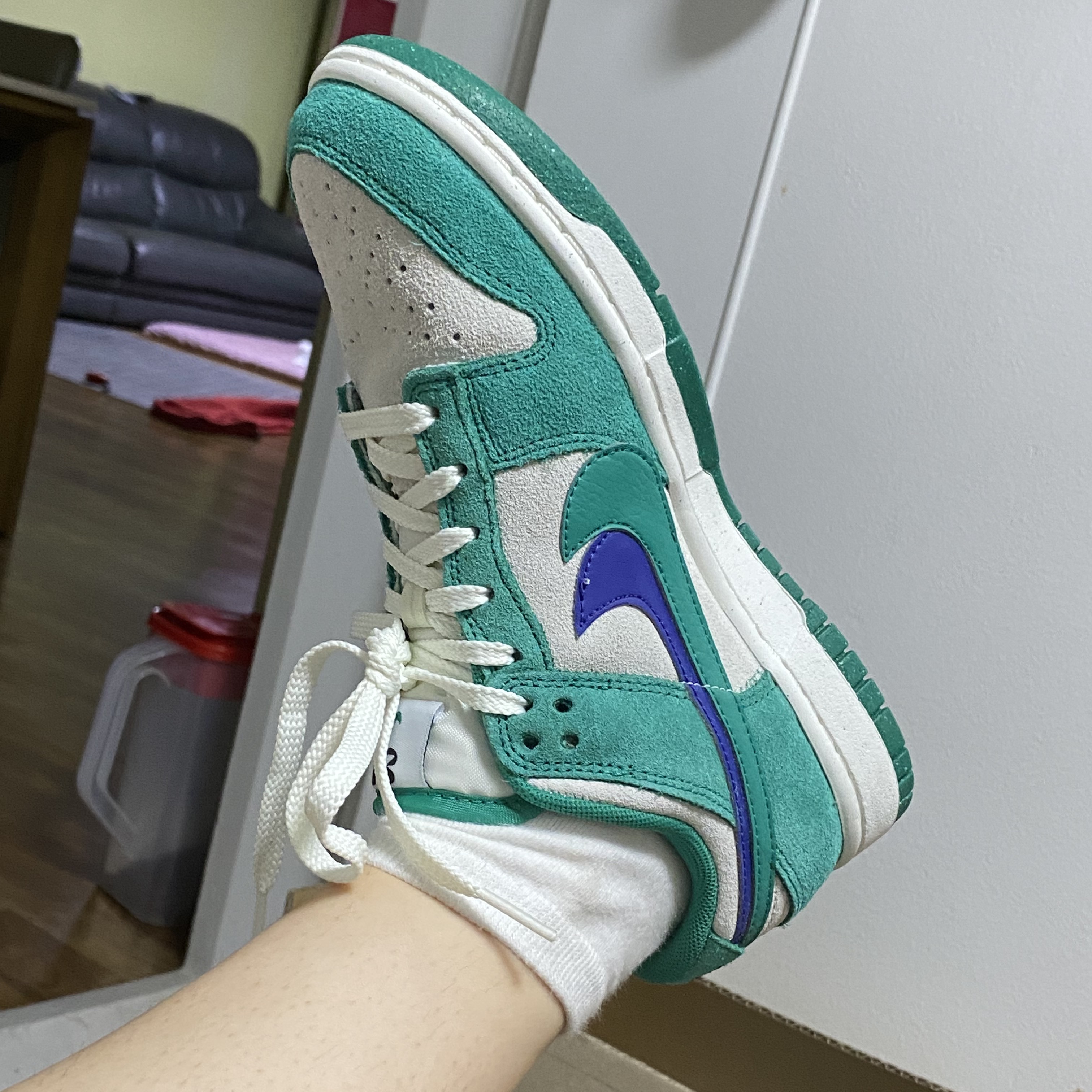 (W) Nike Dunk Low SE 85 Neptune Green and Sail 착용 스타일 - 5