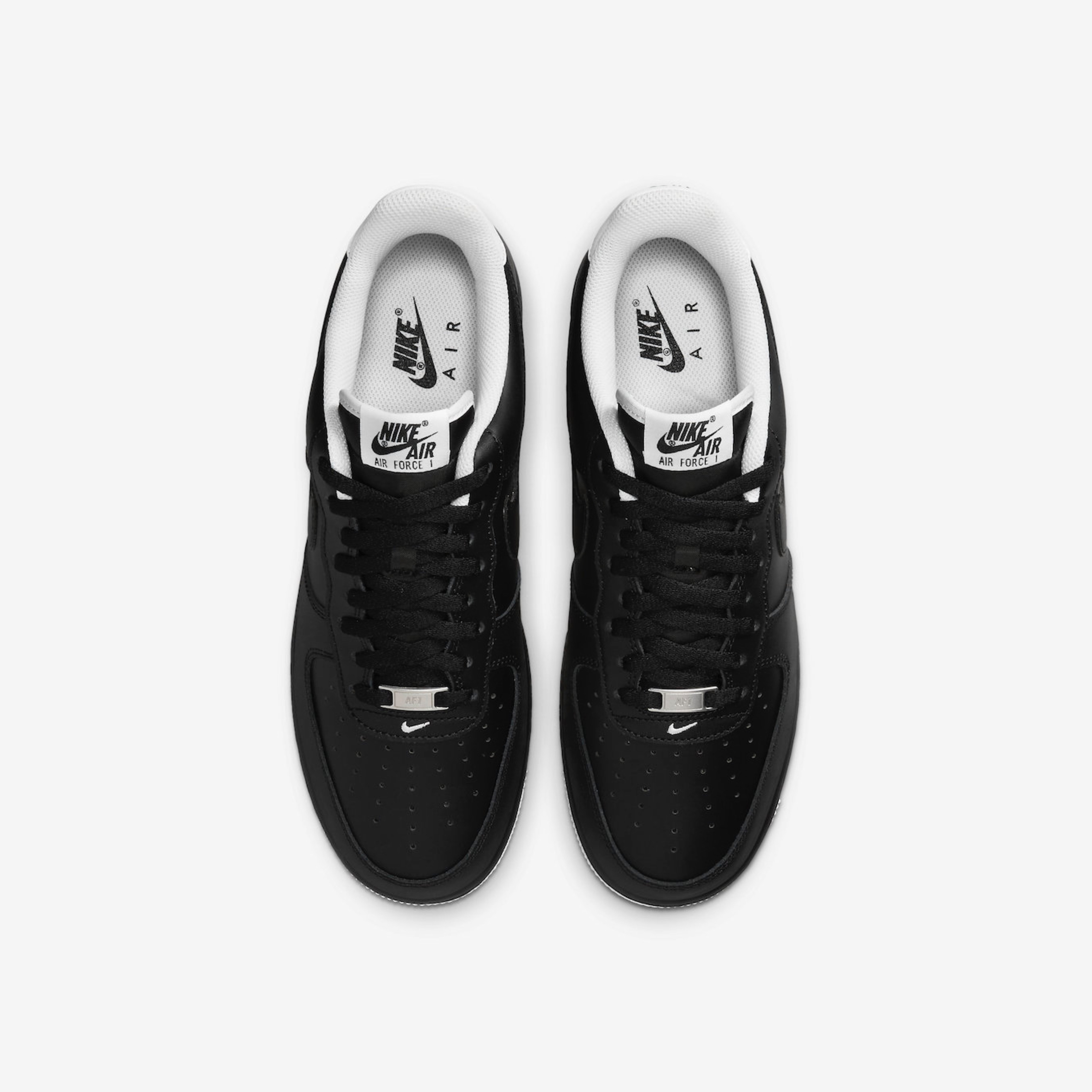 Nike Air Force 1 '07 Low Black White 착용 스타일 - 4