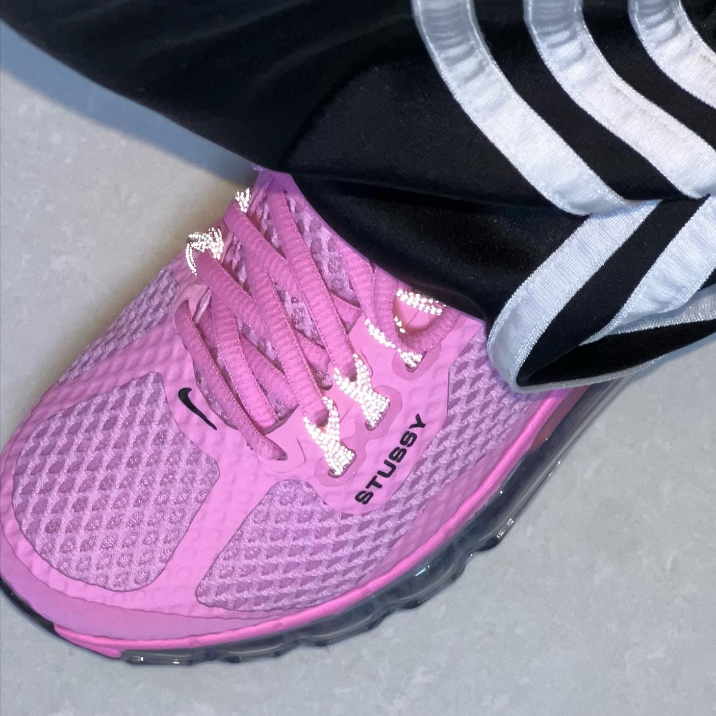 Nike x Stussy Air Max 2013 Psychic Pink 착용 스타일