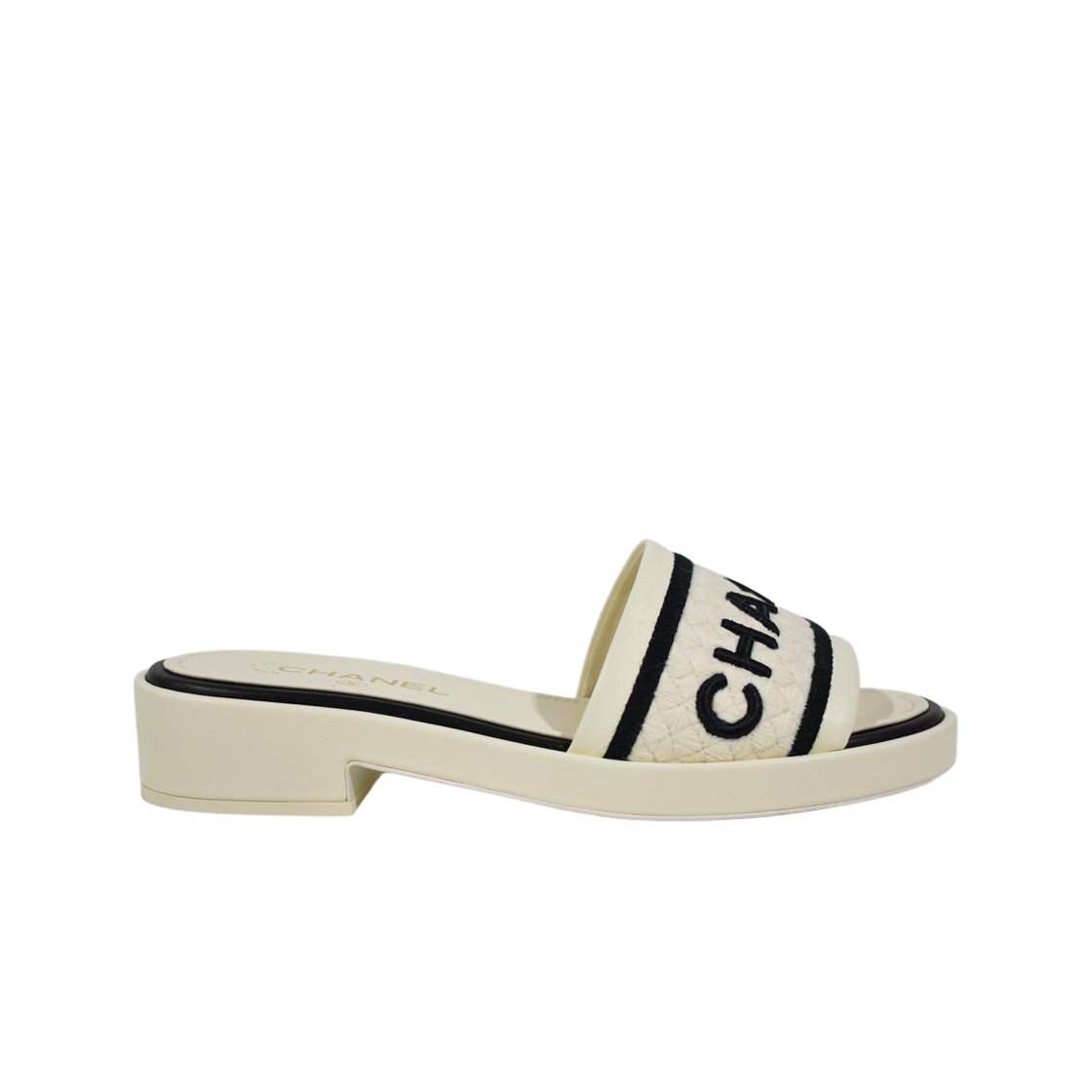(W) 샤넬 뮬 램스킨 자수 장식 & 아이보리 블랙((W) Chanel Mules Lambskin Embroideries & Ivory Black) - 1