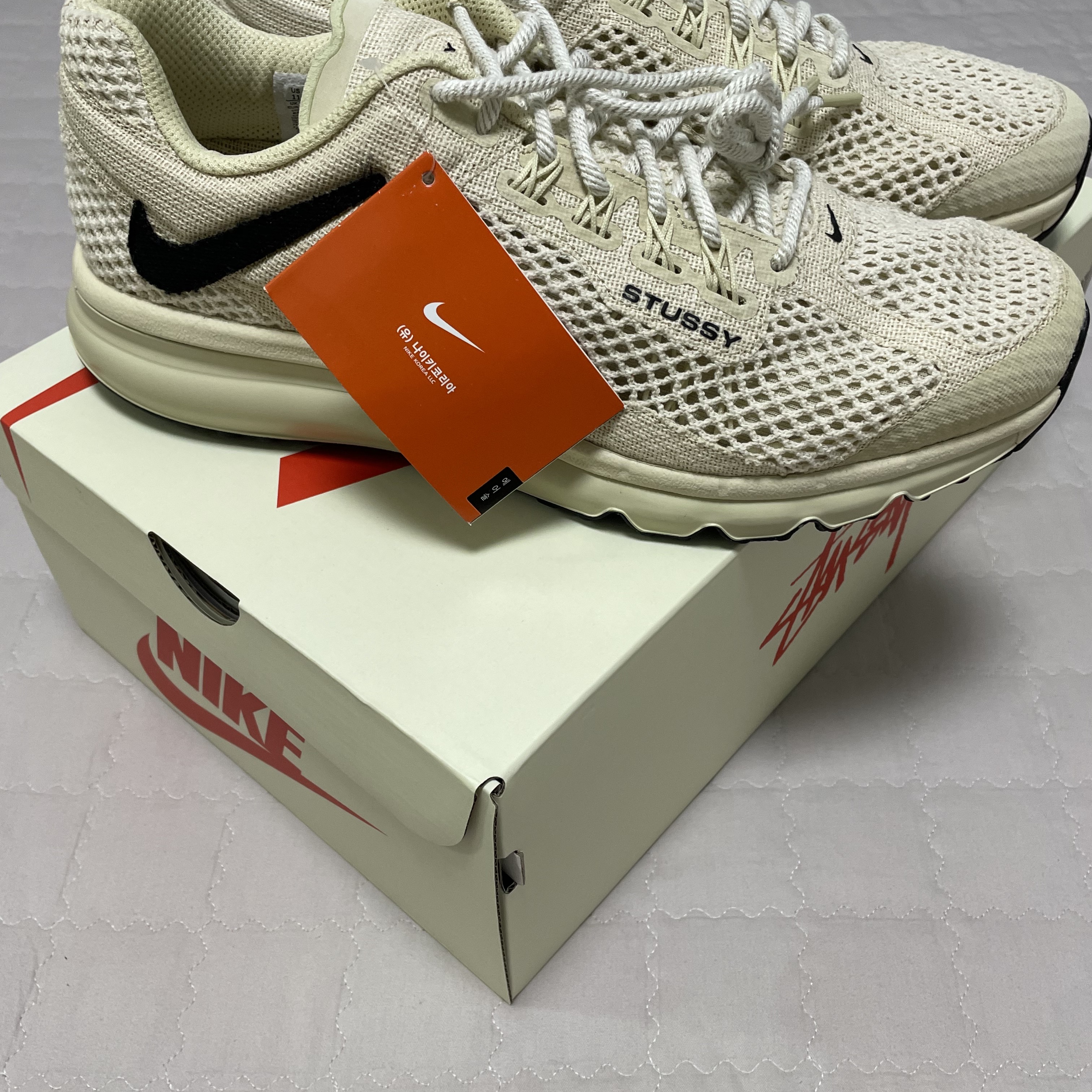Nike x Stussy Air Max 2013 Fossil 착용 스타일 - 1