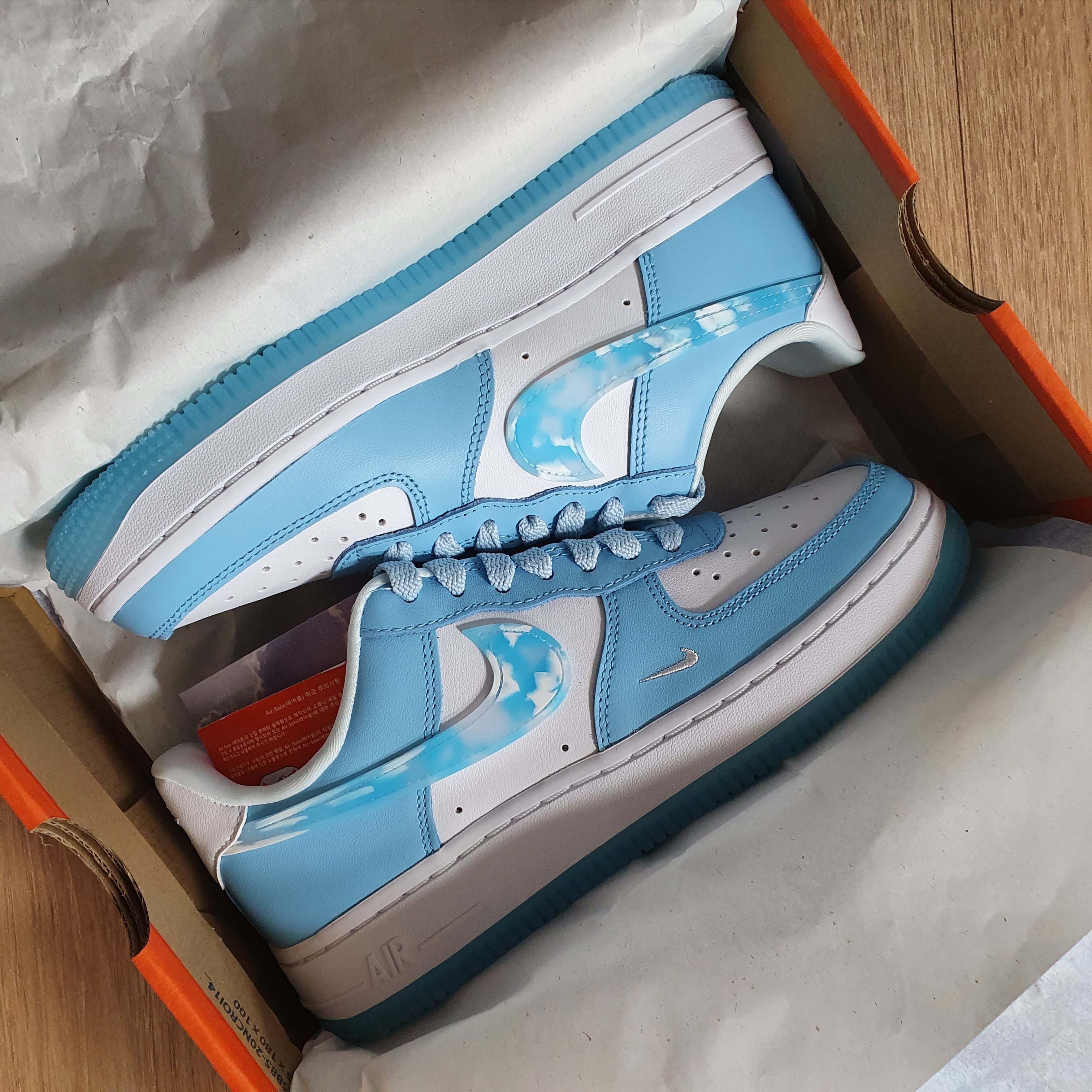 (W) Nike Air Force 1 '07 LX Celestine Blue 착용 스타일 - 1