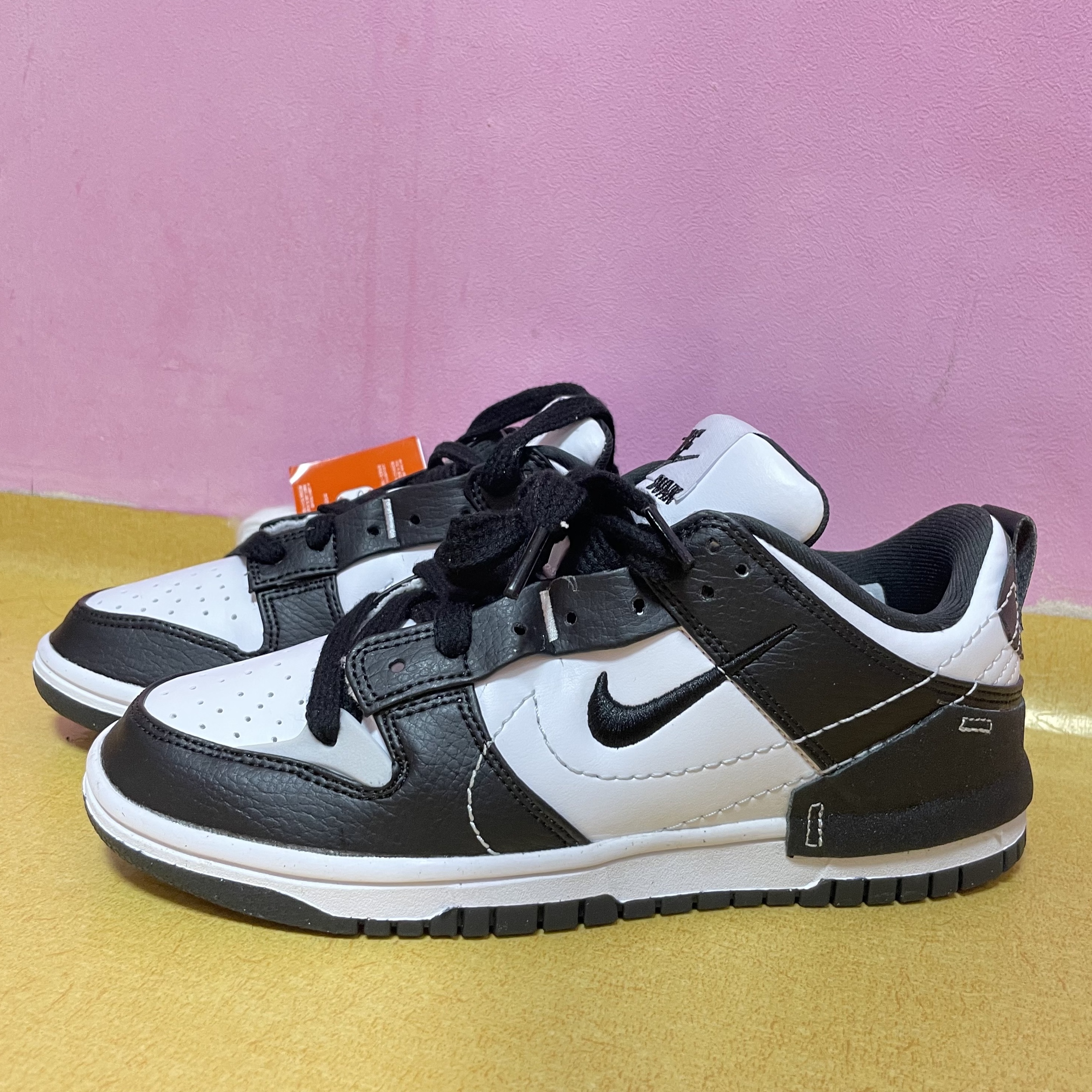 (W) Nike Dunk Low Disrupt 2 Black White 착용 스타일 - 2