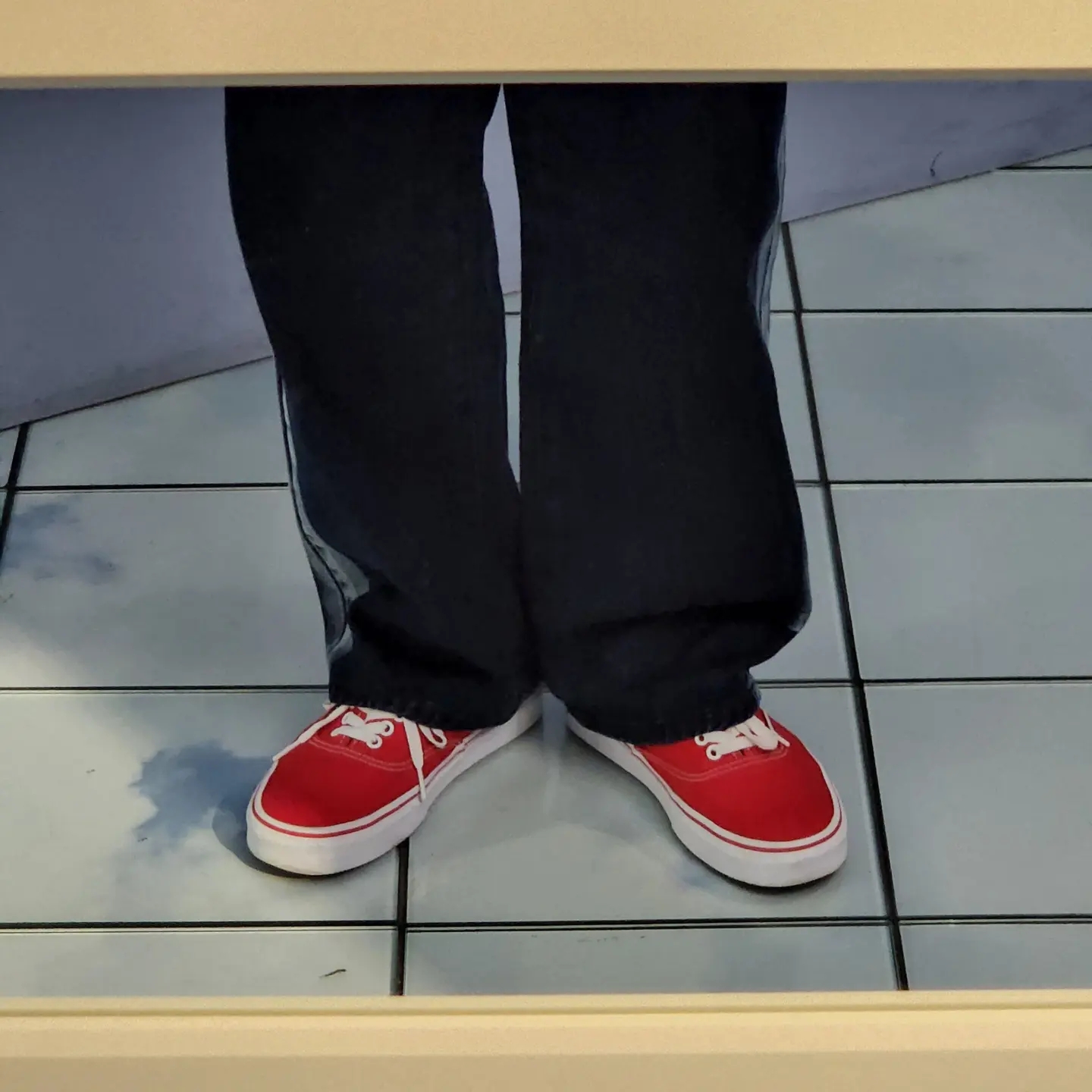 Vans Authentic Red 착용 스타일 - 2