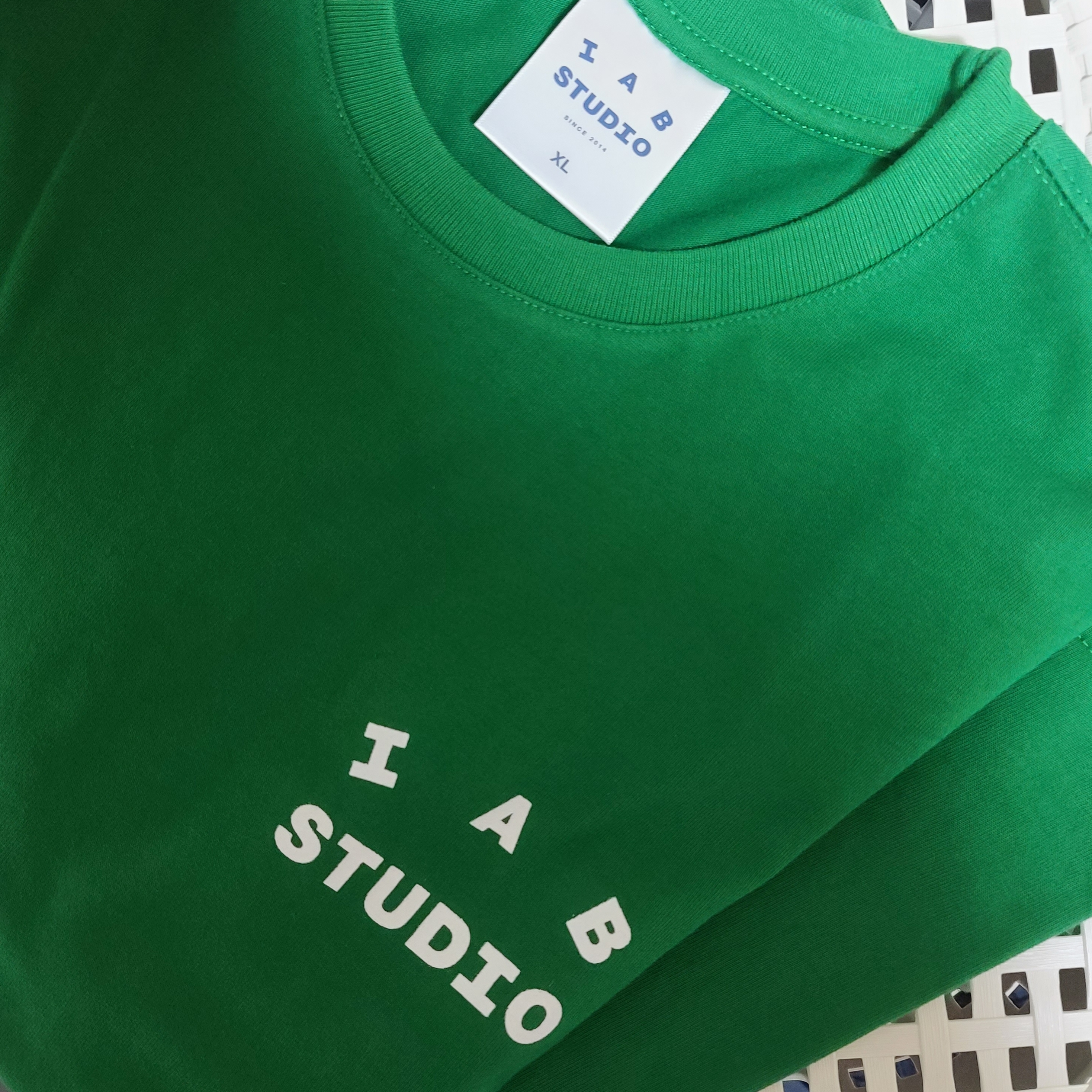 IAB Studio T-Shirt Green - 22FW 착용 스타일