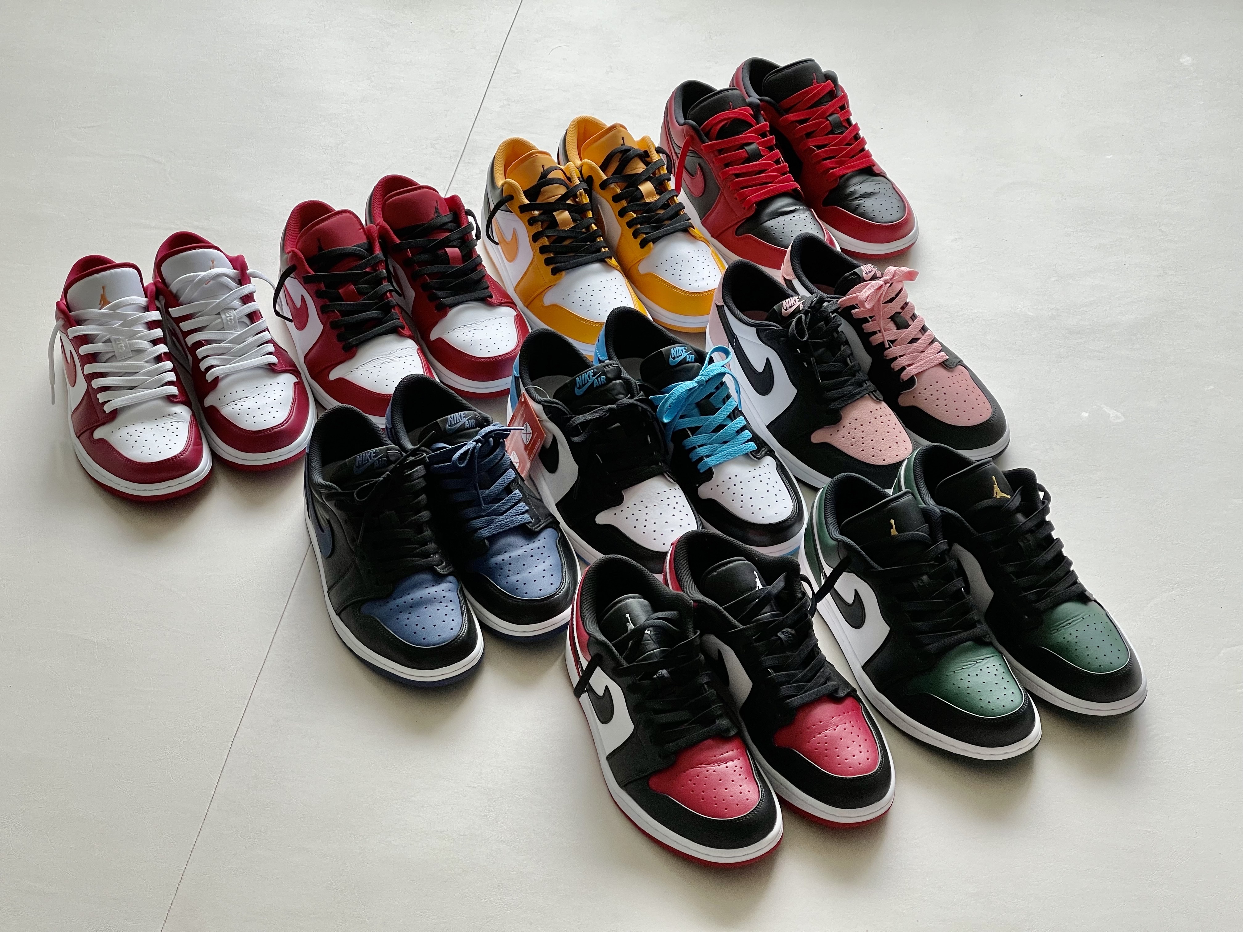 Jordan 1 Retro Low OG Mystic Navy, Jordan 1 Low Bred Toe 착용 스타일 - 1