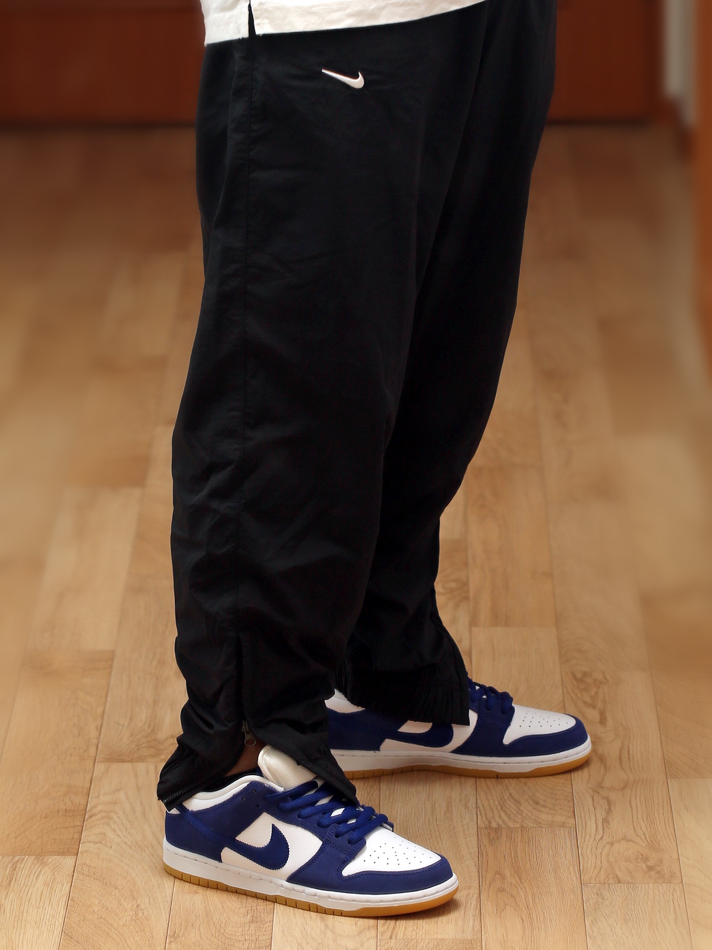 Nike NRG Solo Swoosh Woven Track Pants Black White - Asia, Nike SB Dunk Low Pro Premium Deep Royal Blue 착용 스타일 - 2