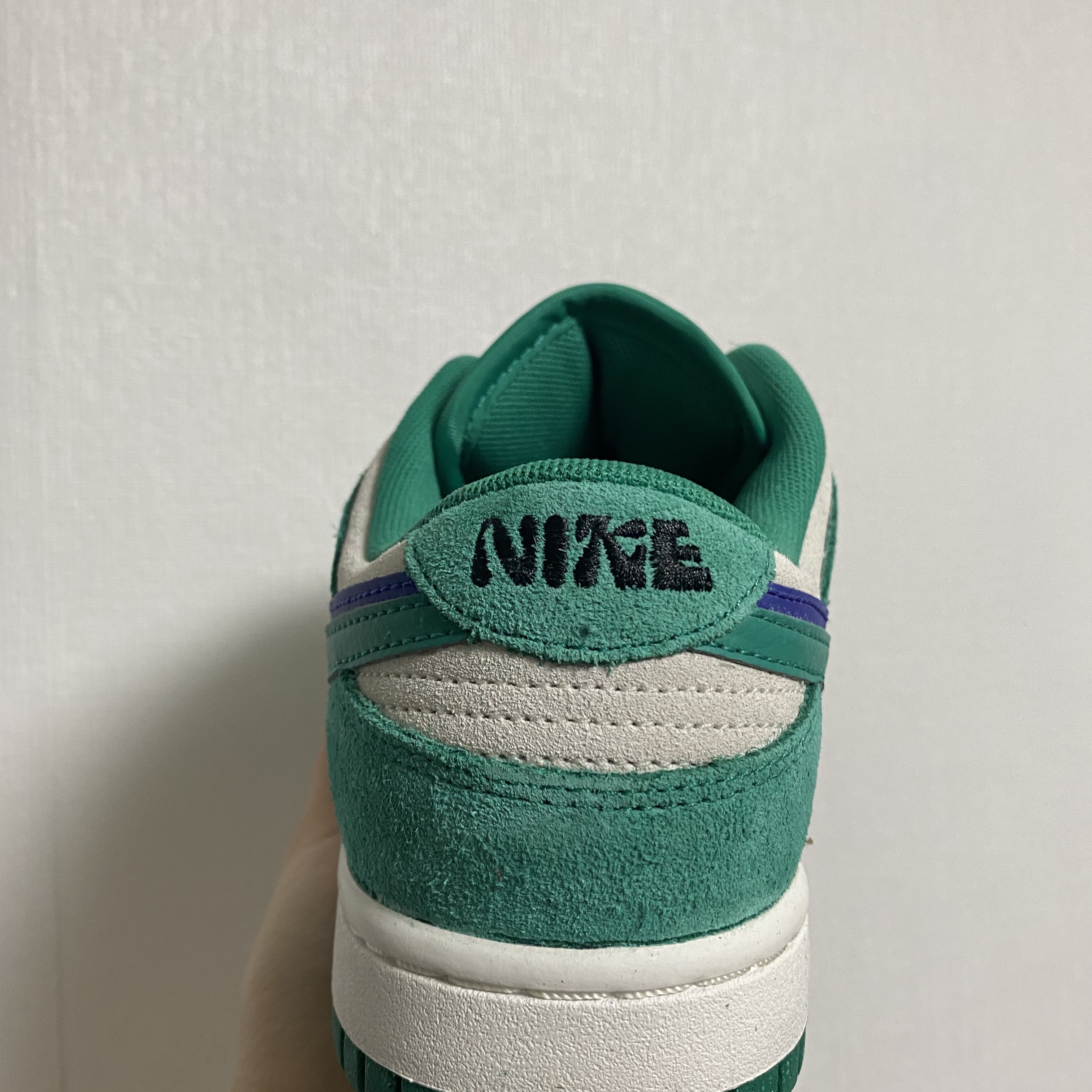 (W) Nike Dunk Low SE 85 Neptune Green and Sail 착용 스타일 - 3