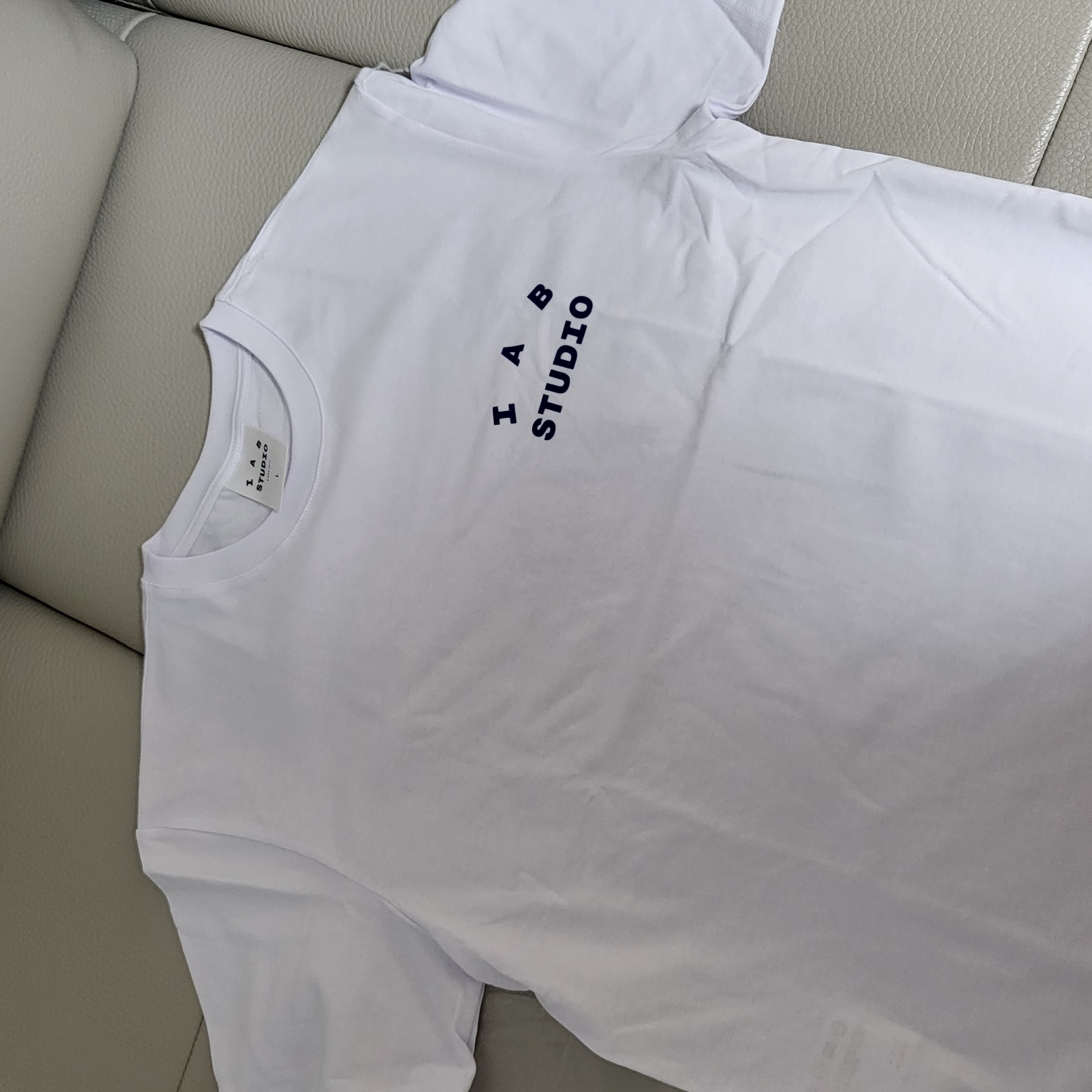 IAB Studio T-Shirt White Navy - 22FW 착용 스타일 - 2