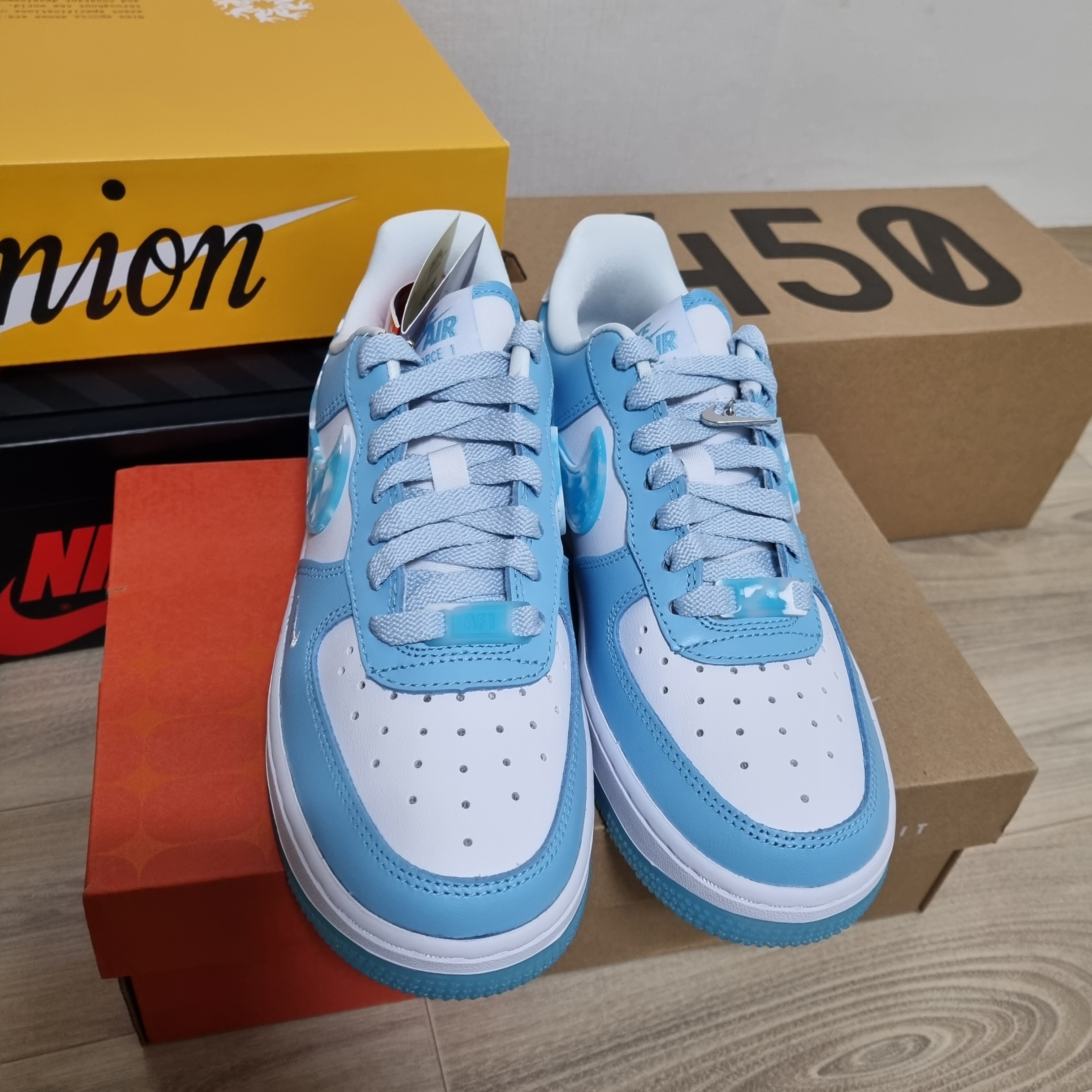 (W) Nike Air Force 1 '07 LX Celestine Blue 착용 스타일 - 2