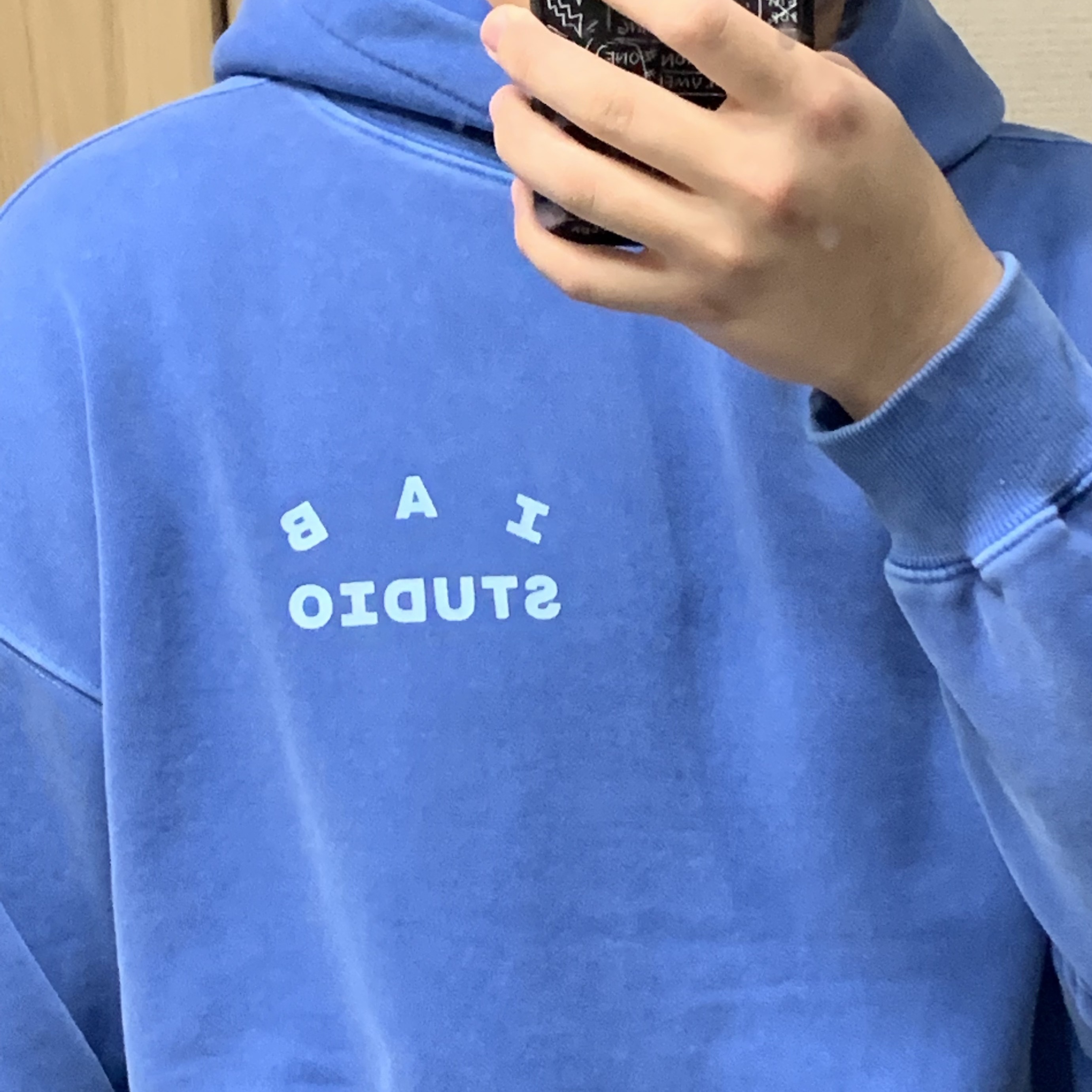 IAB Studio Pigment Hoodie Royal Blue - 22FW 착용 스타일