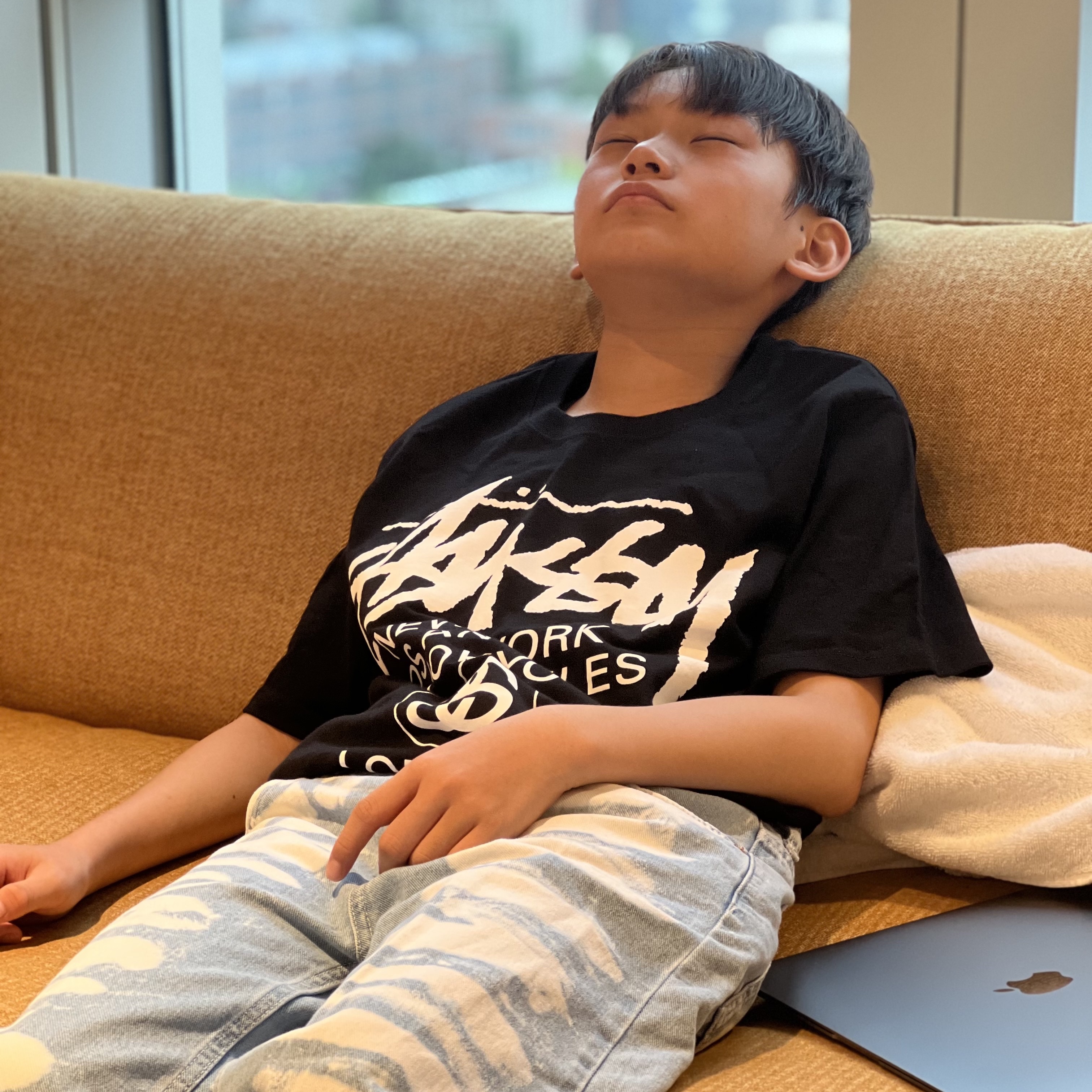 Stussy World Tour T-Shirt Black 착용 스타일 - 1
