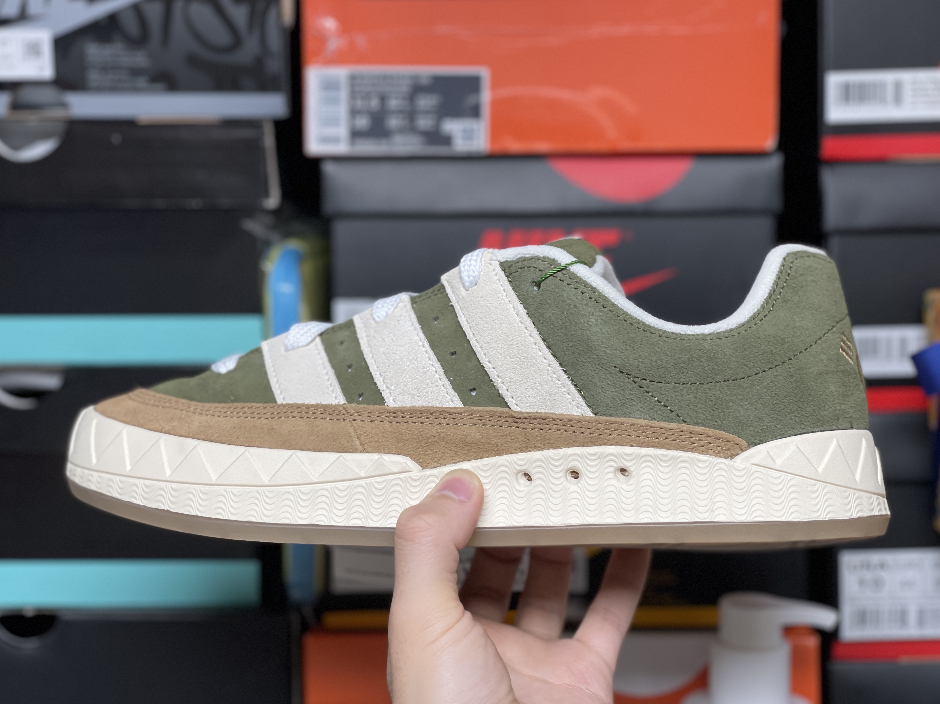 Adidas x Human Made Adimatic Brown 착용 스타일 - 1