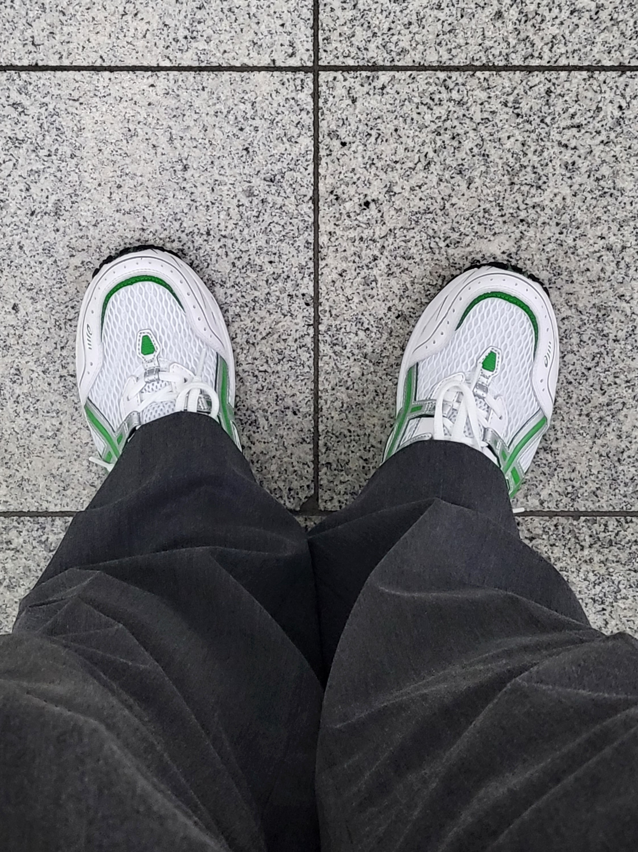 Asics Gel-1090 White Green 착용 스타일 - 2