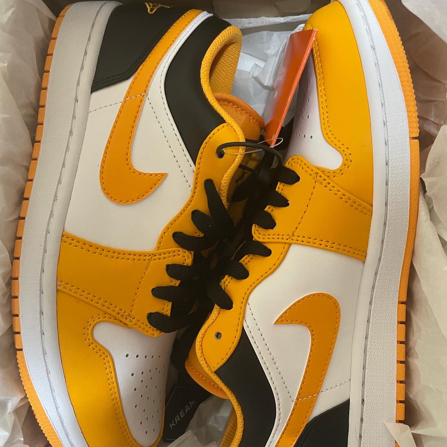 Jordan 1 Low Taxi 착용 스타일