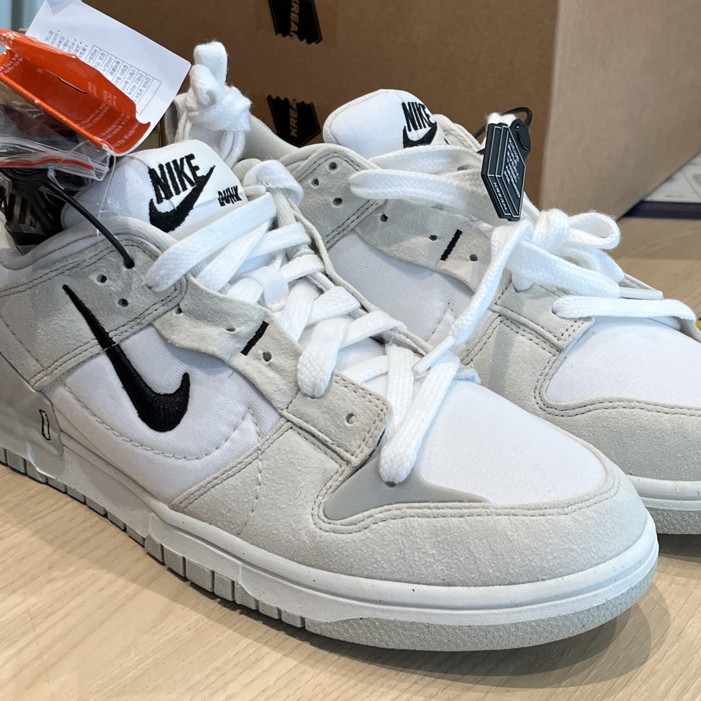 (W) Nike Dunk Low Disrupt 2 White Light Bone 착용 스타일