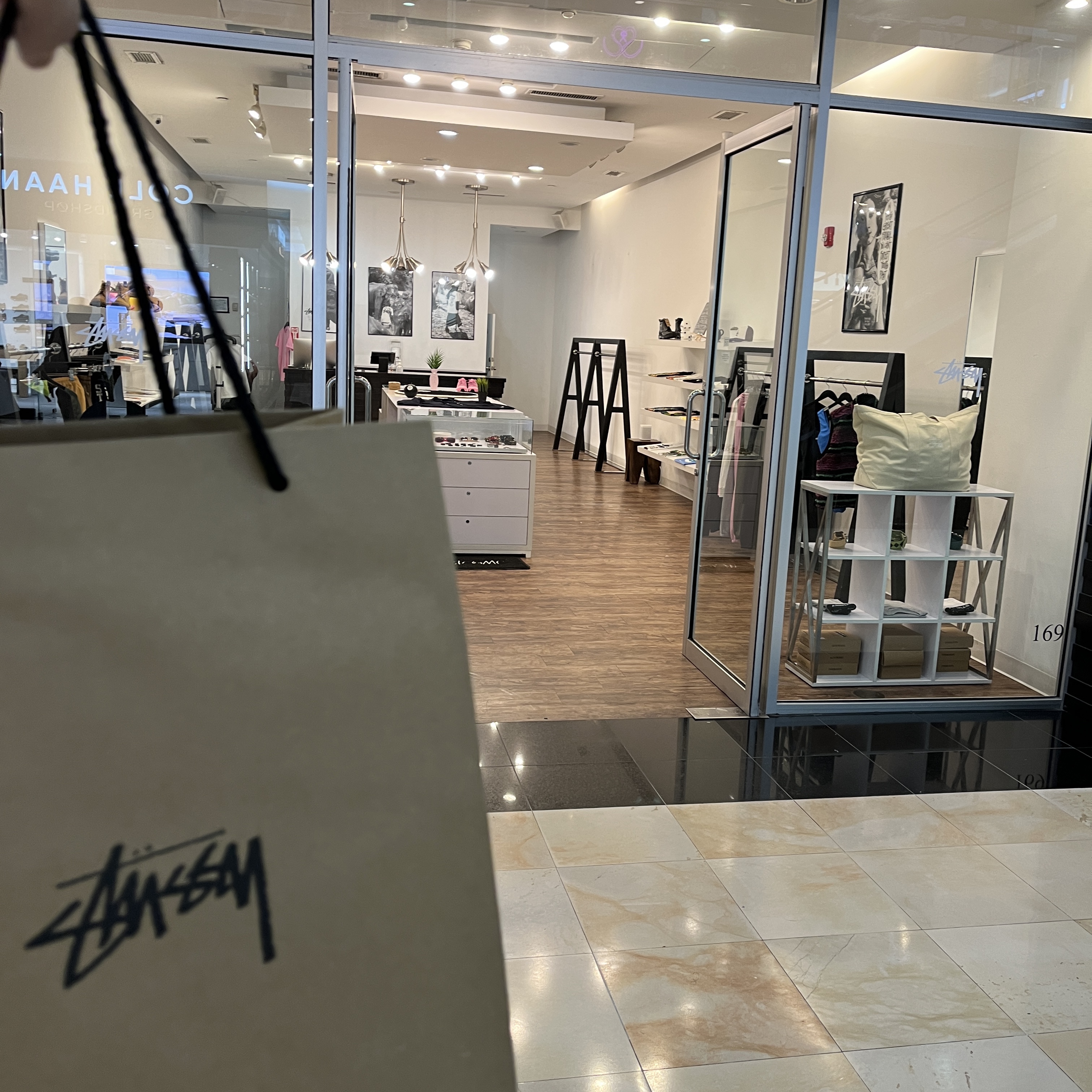 Stussy Lb Crown T-Shirt Black, Stussy Wave Dye Nylon Shorts Grey 착용 스타일 - 2