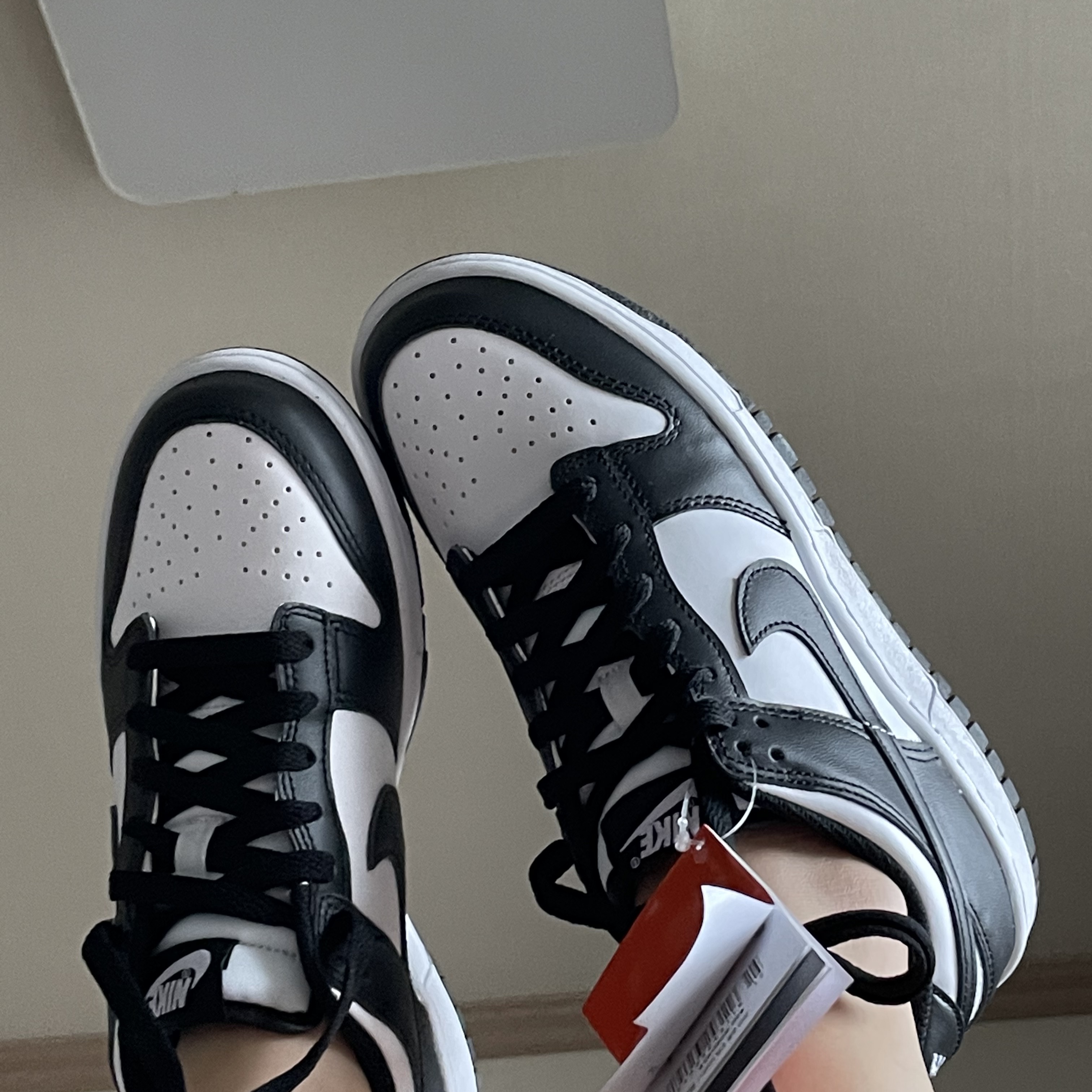 (W) Nike Dunk Low Black 착용 스타일