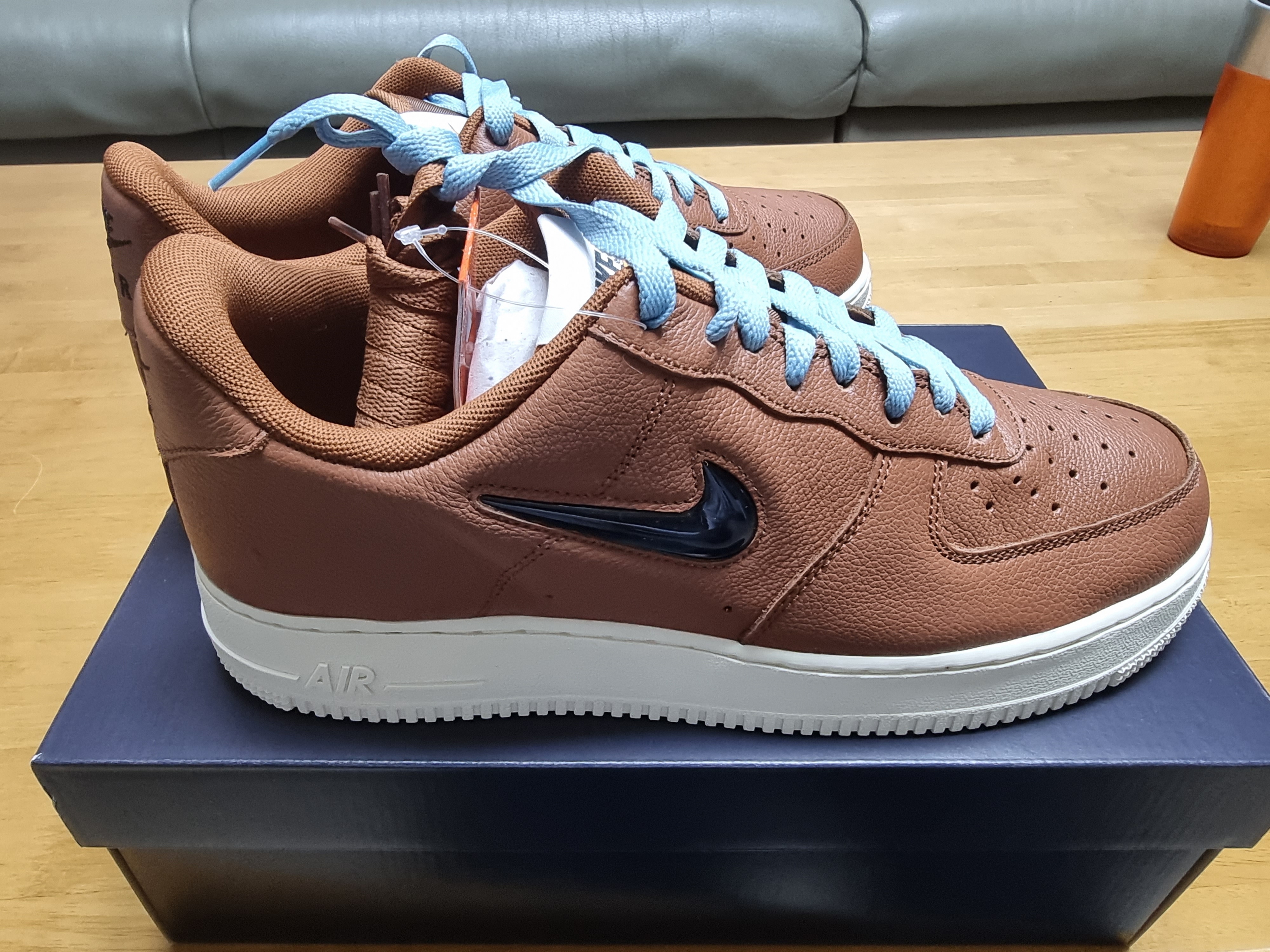 Nike Air Force 1 '07 PRM Vintage Pecan 착용 스타일 - 1