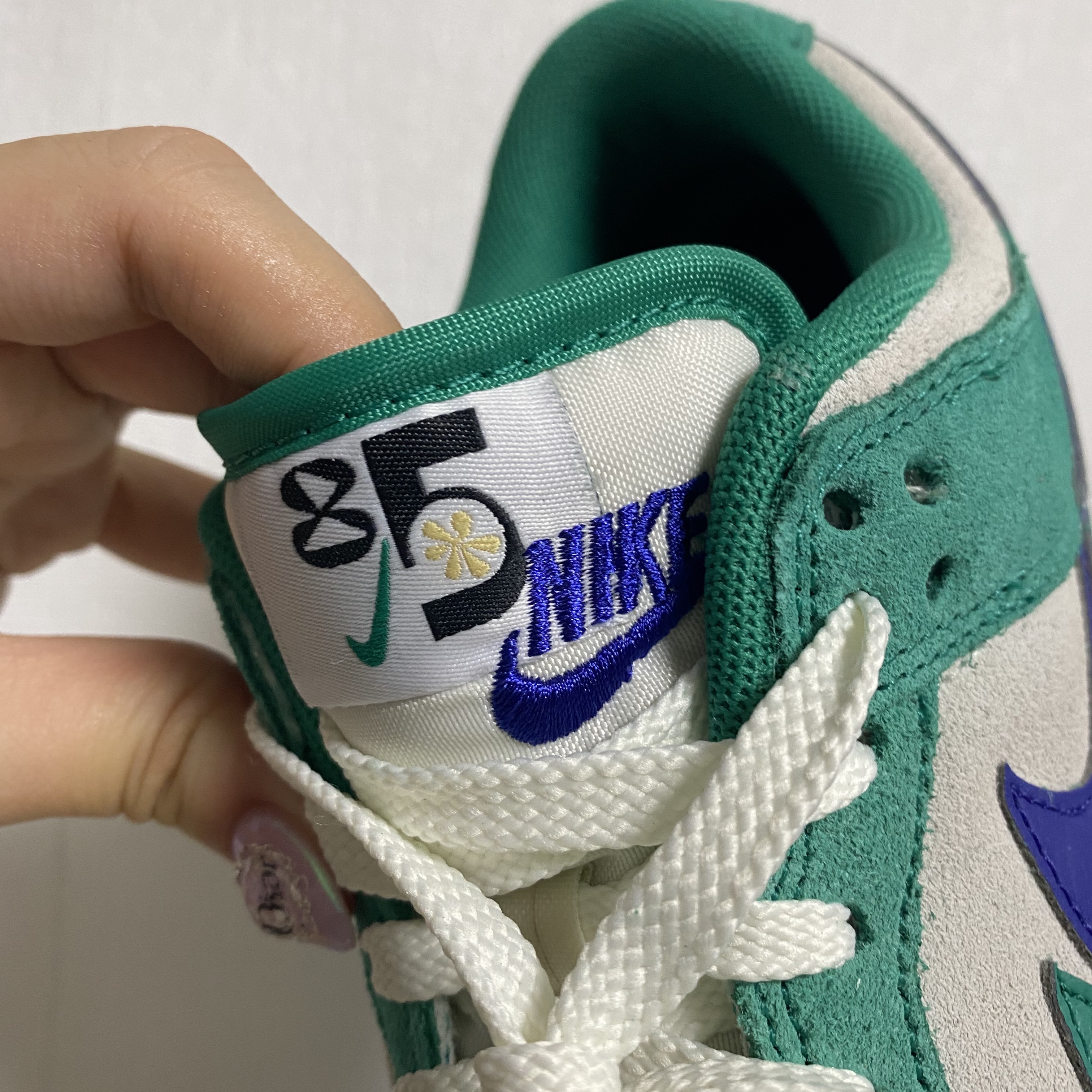 (W) Nike Dunk Low SE 85 Neptune Green and Sail 착용 스타일 - 2