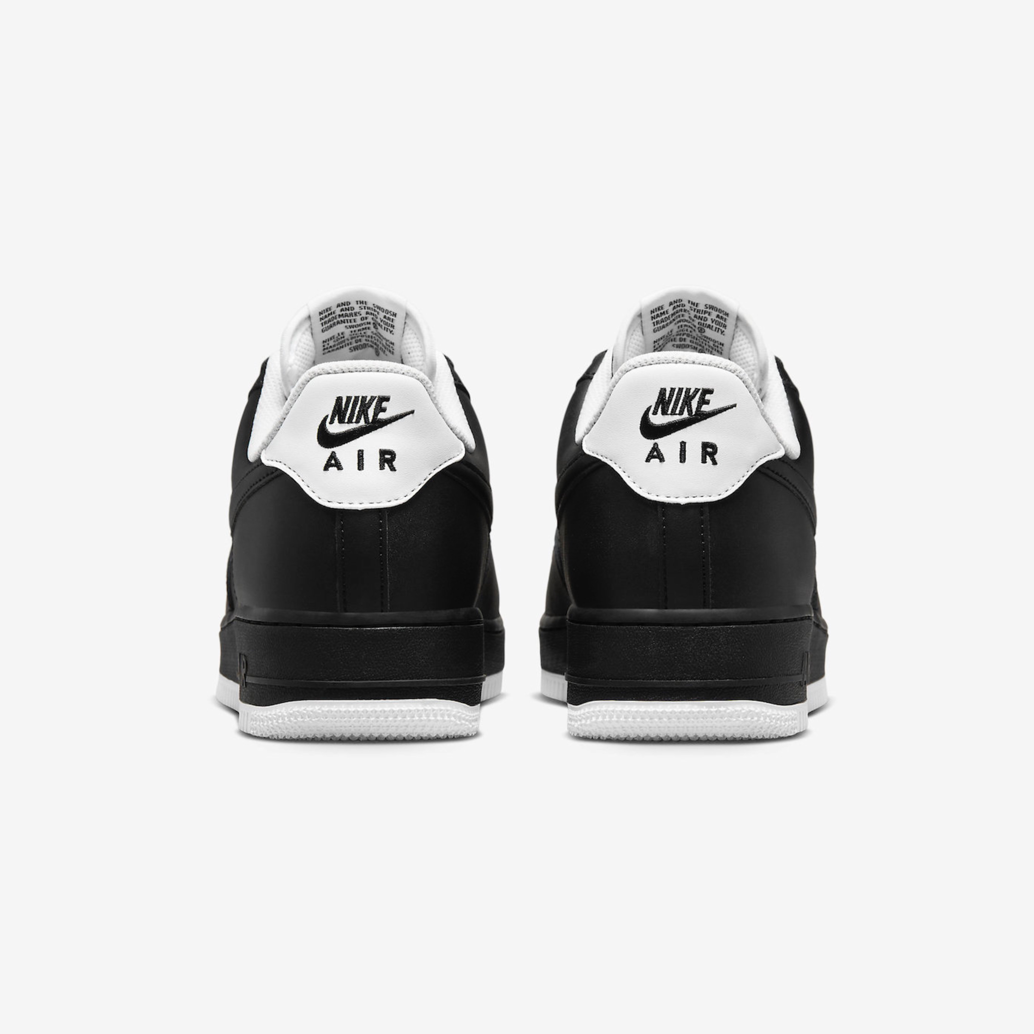 Nike Air Force 1 '07 Low Black White 착용 스타일 - 5