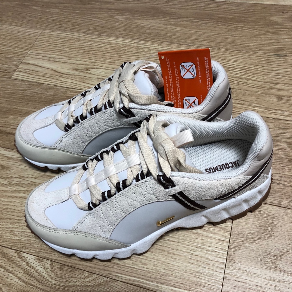 Nike x Jacquemus Air Humara LX Light Bone and Gold 착용 스타일