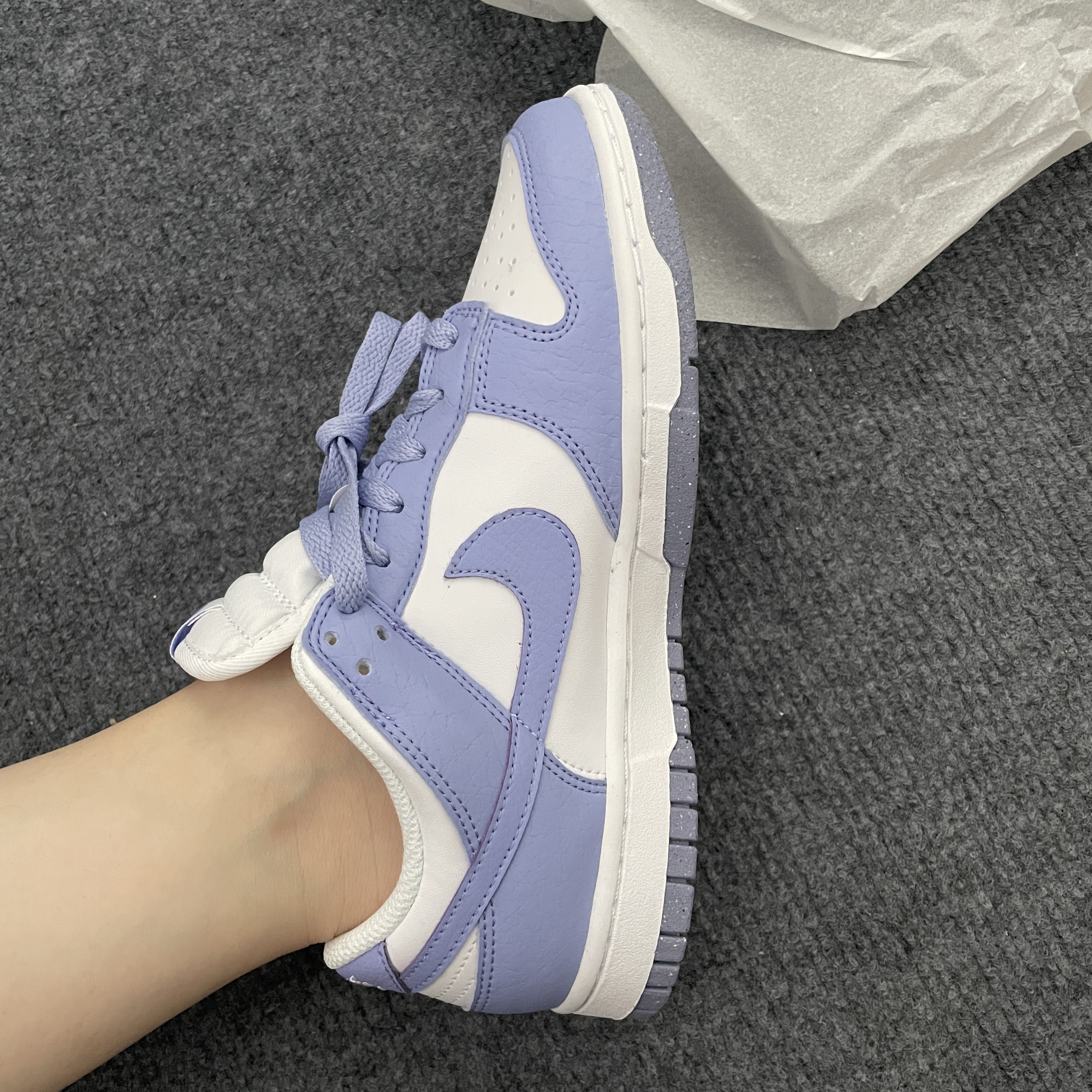 (W) Nike Dunk Low Next Nature Lilac 착용 스타일 - 1