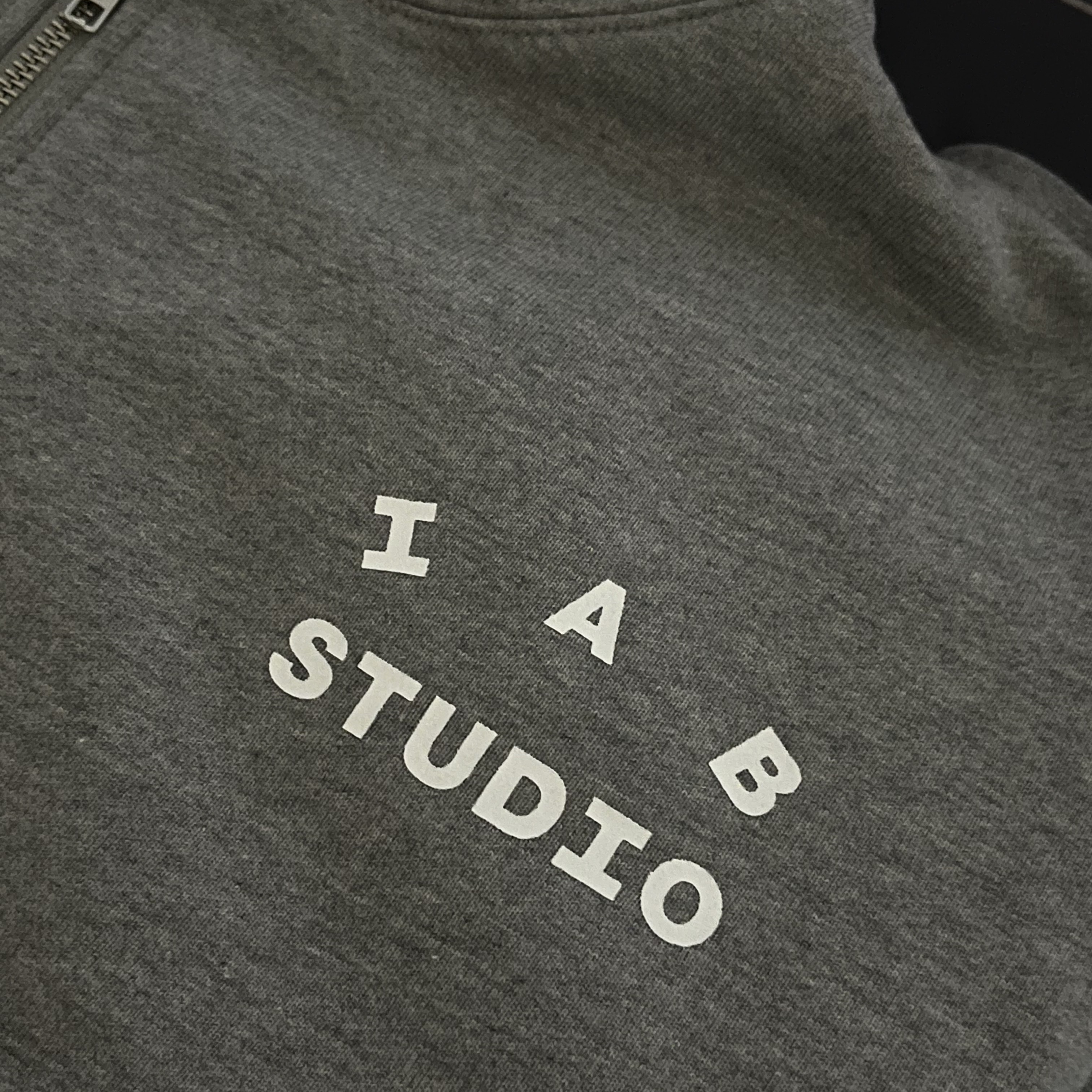 IAB Studio Zip-Up Hoodie Gray - 22FW 착용 스타일 - 1
