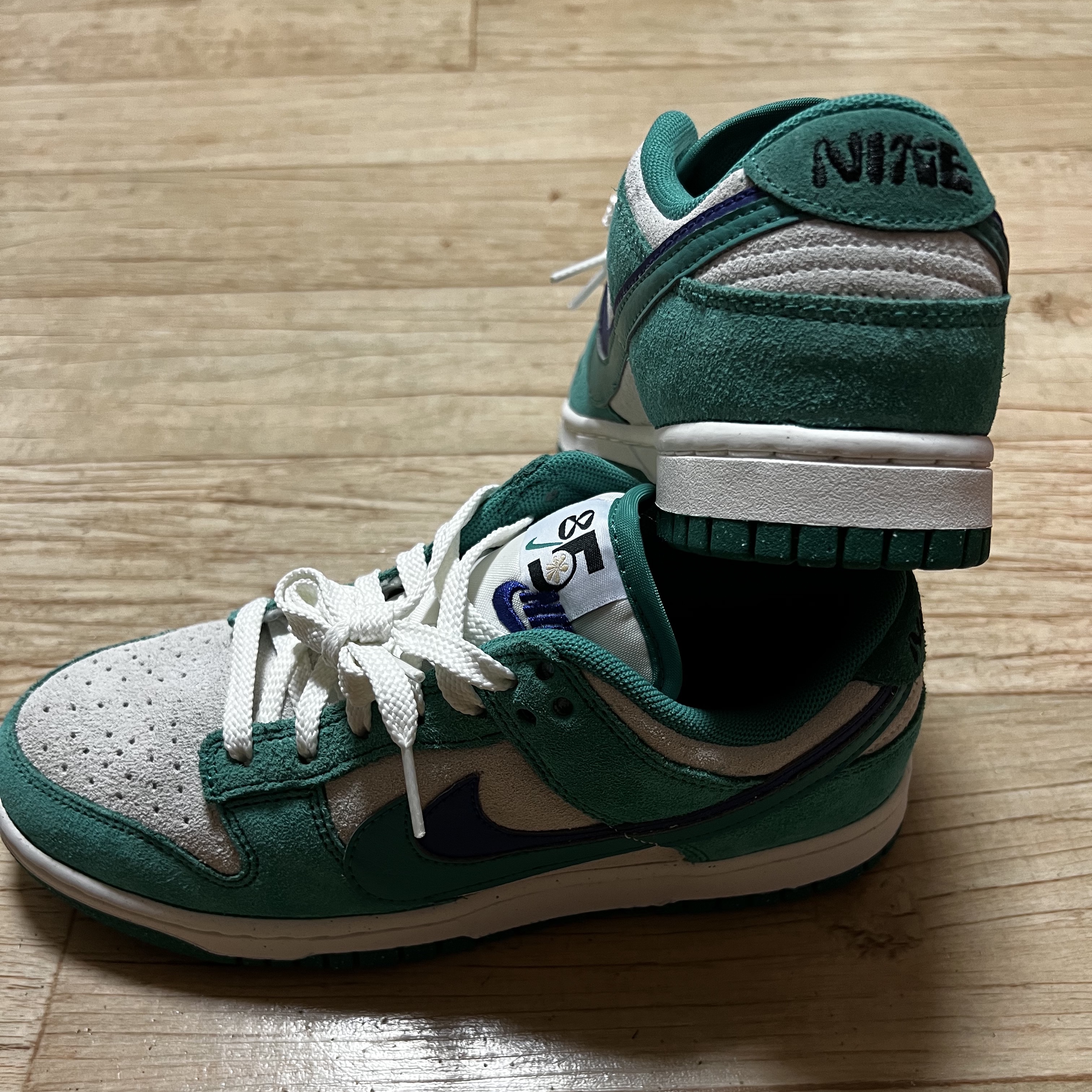 (W) Nike Dunk Low SE 85 Neptune Green and Sail 착용 스타일 - 3