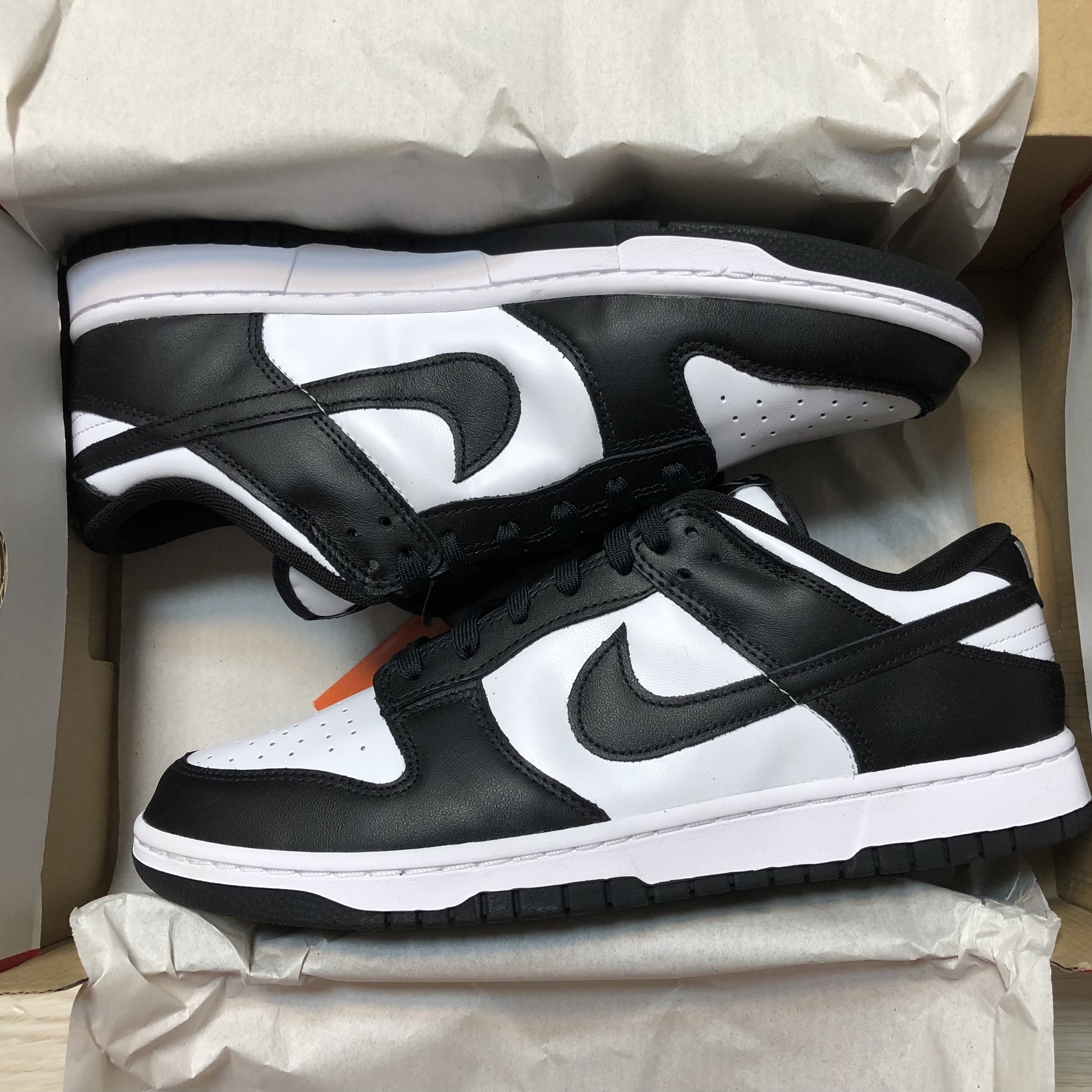 Nike Dunk Low Retro Black 착용 스타일 - 2